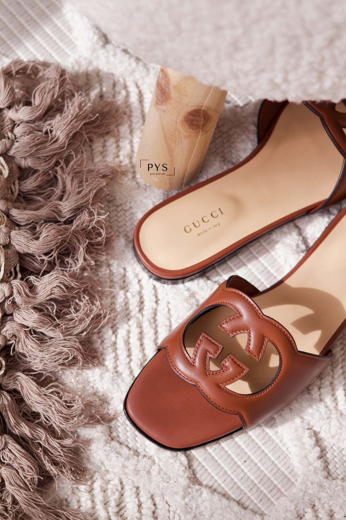 Women's slide sandal with Interlocking G