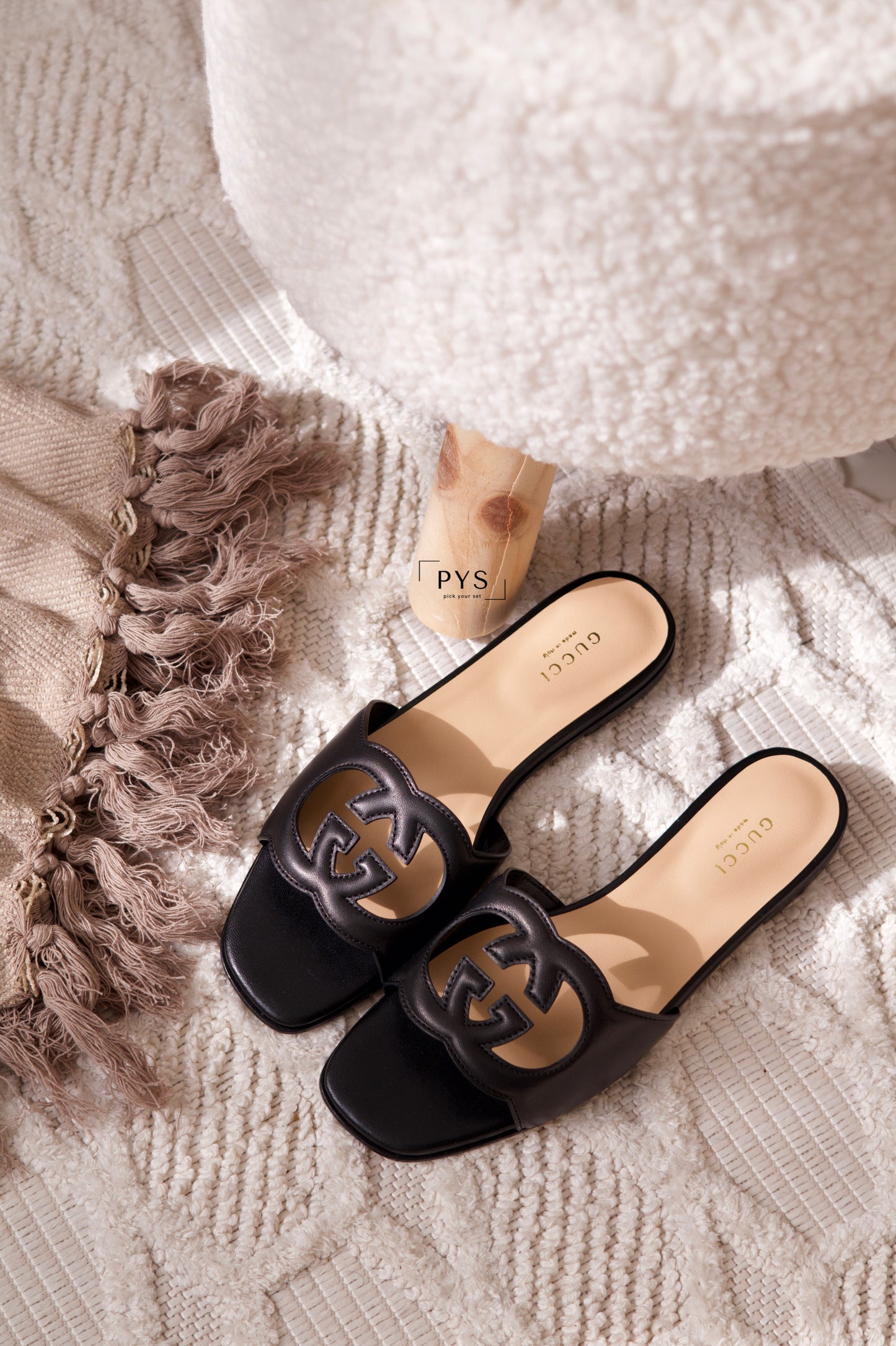 Women's slide sandal with Interlocking G