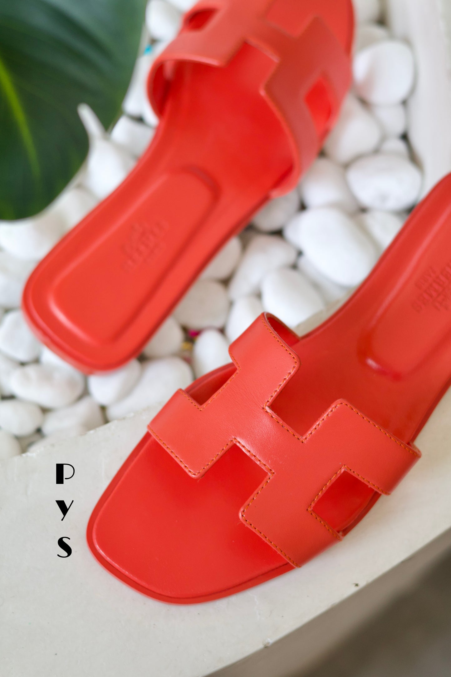 Oran sandal