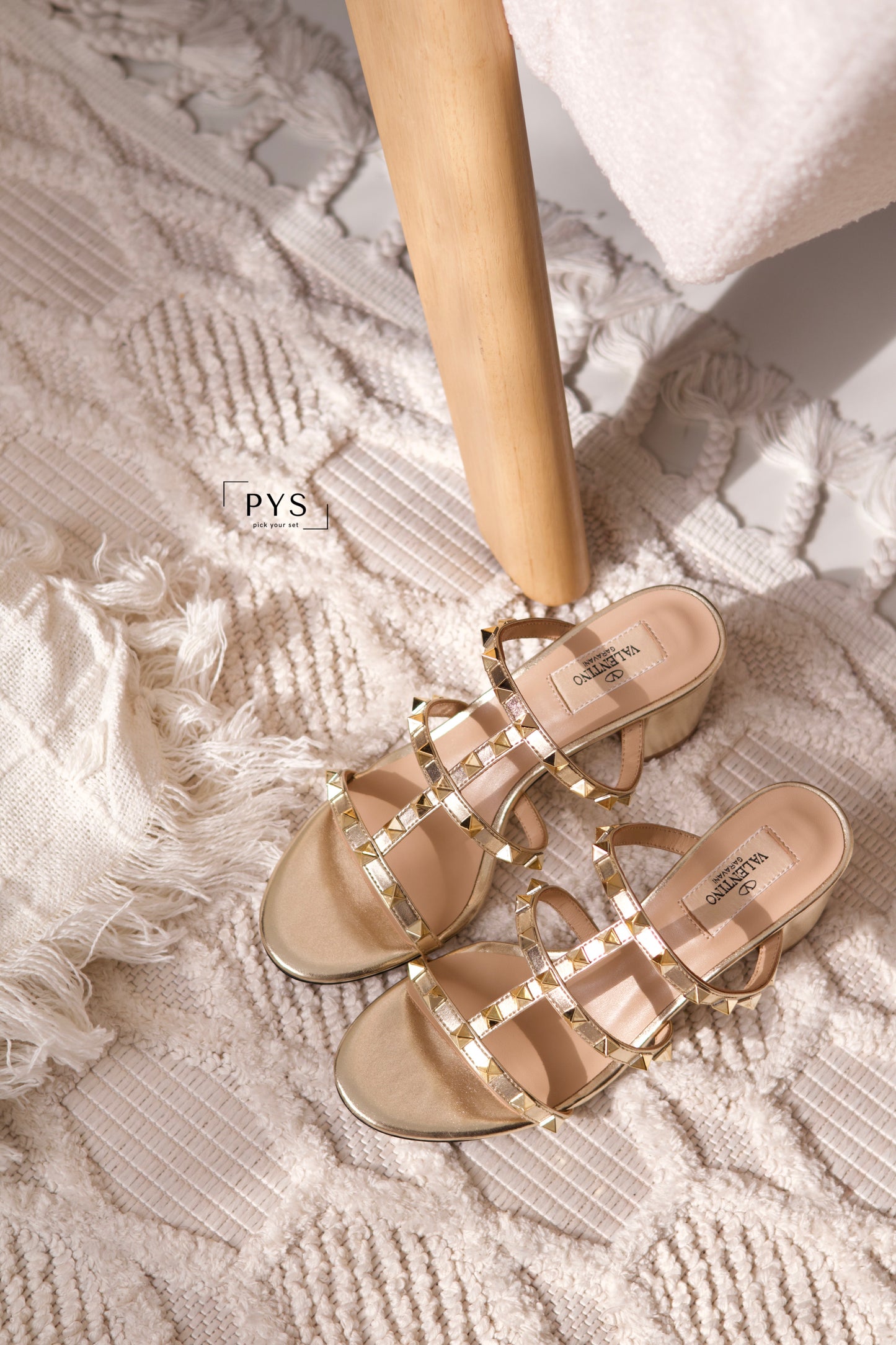 ROCKSTUD SLIDE SANDAL 60 MM
