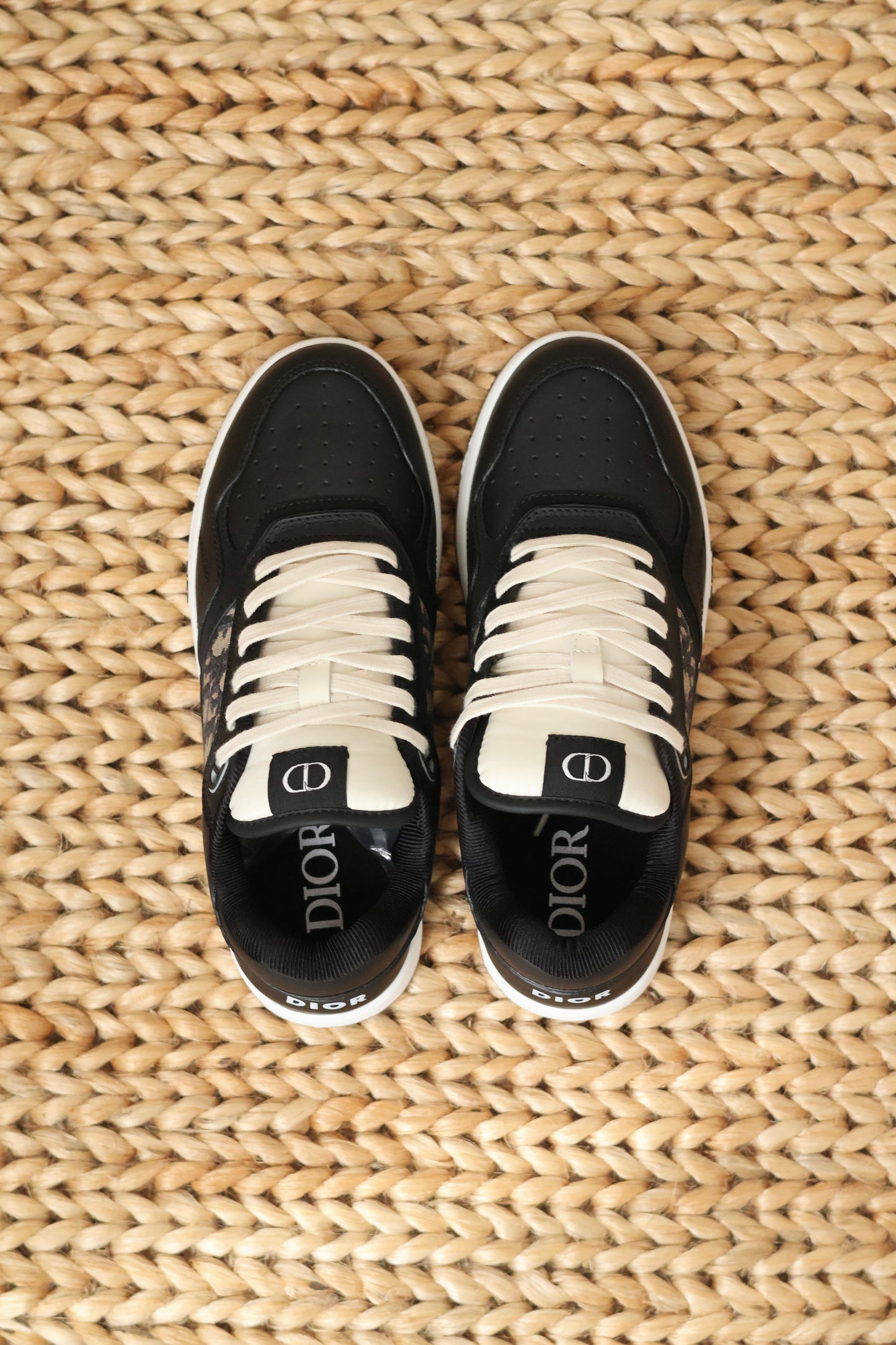 B27 Uptown Low-Top Sneaker