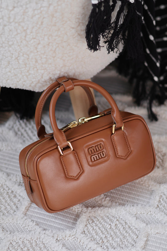 Arcadie leather bag