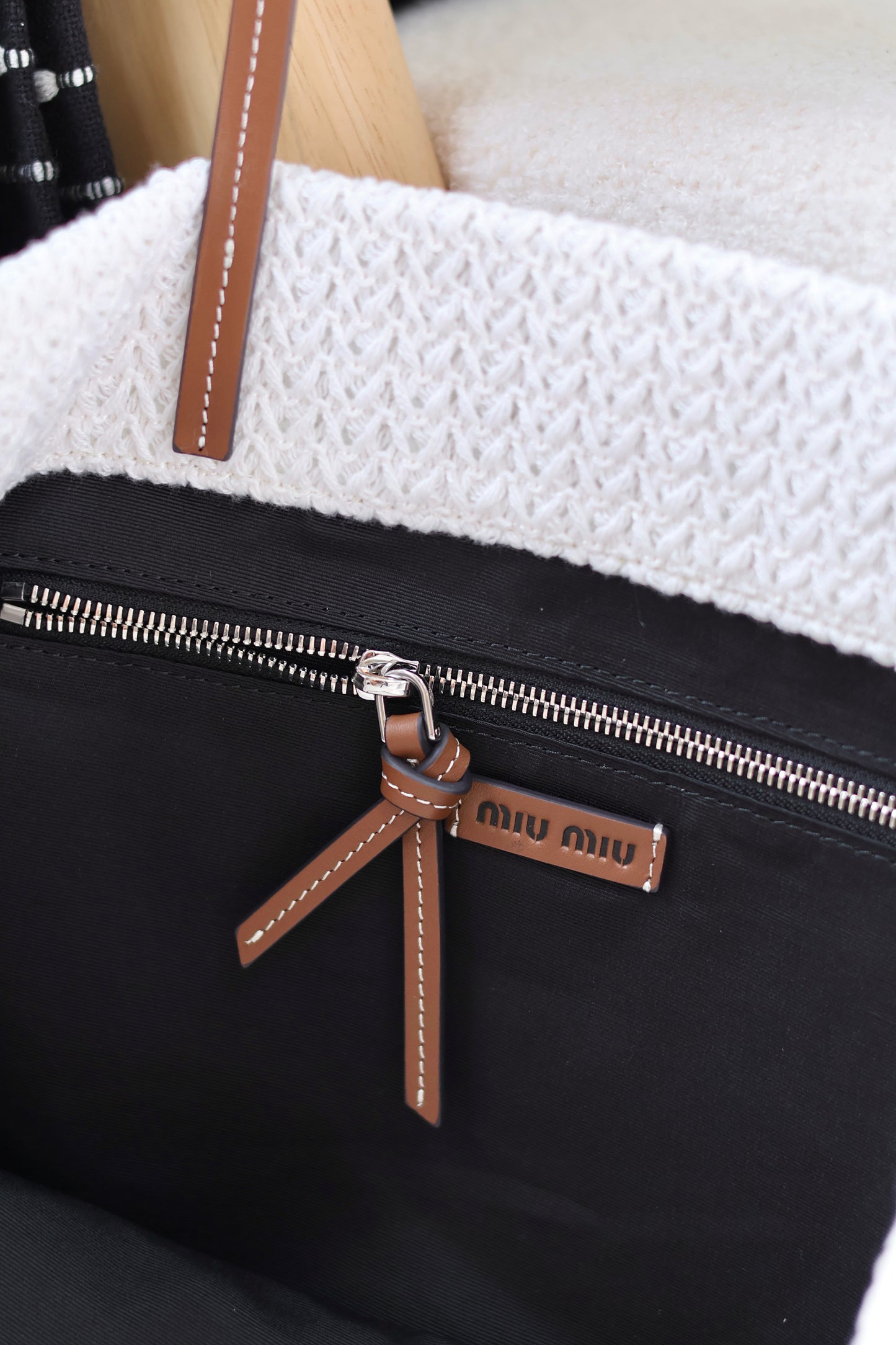 Raffia-effect woven tote bag