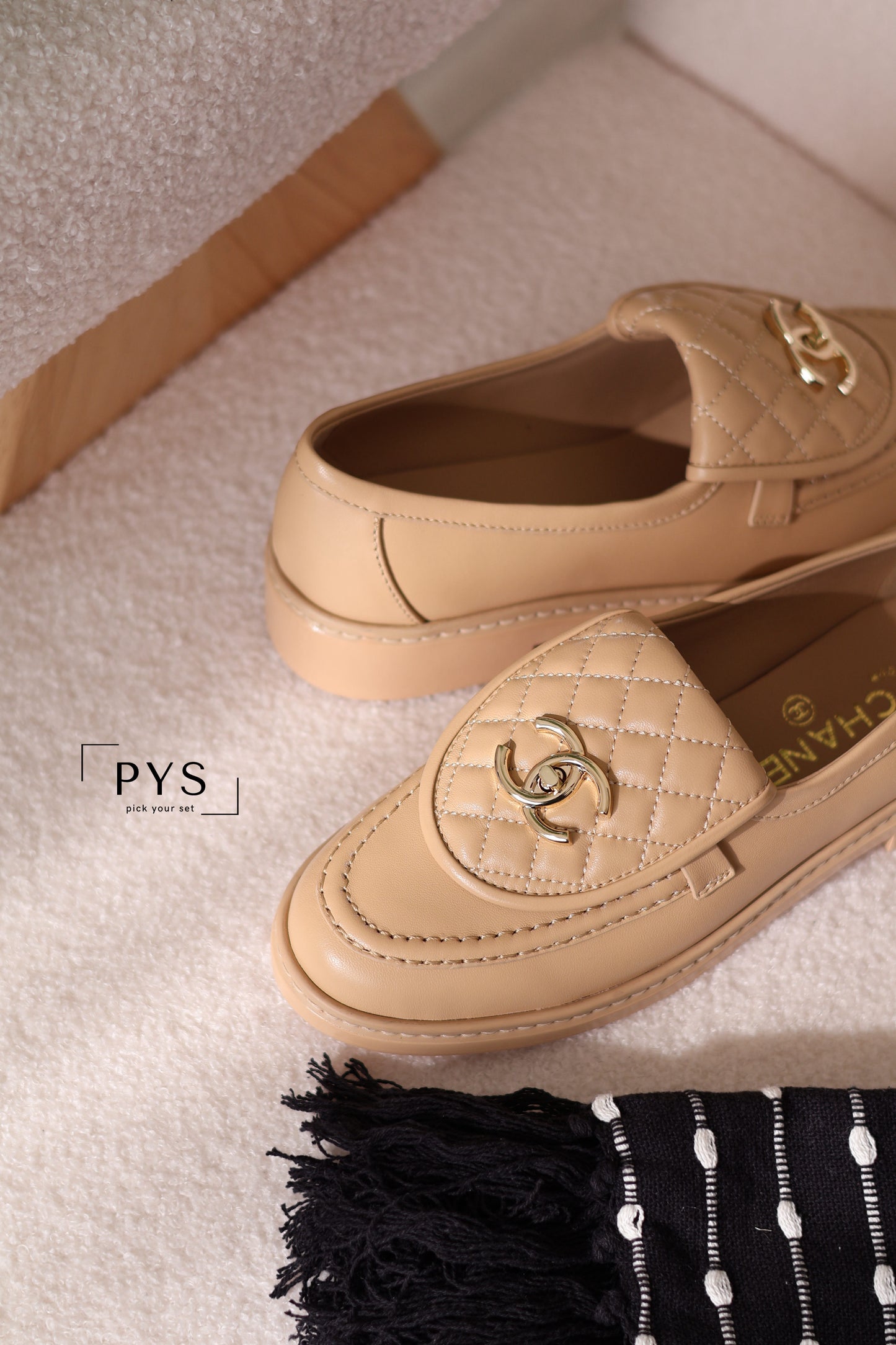 Interlocking CC loafers