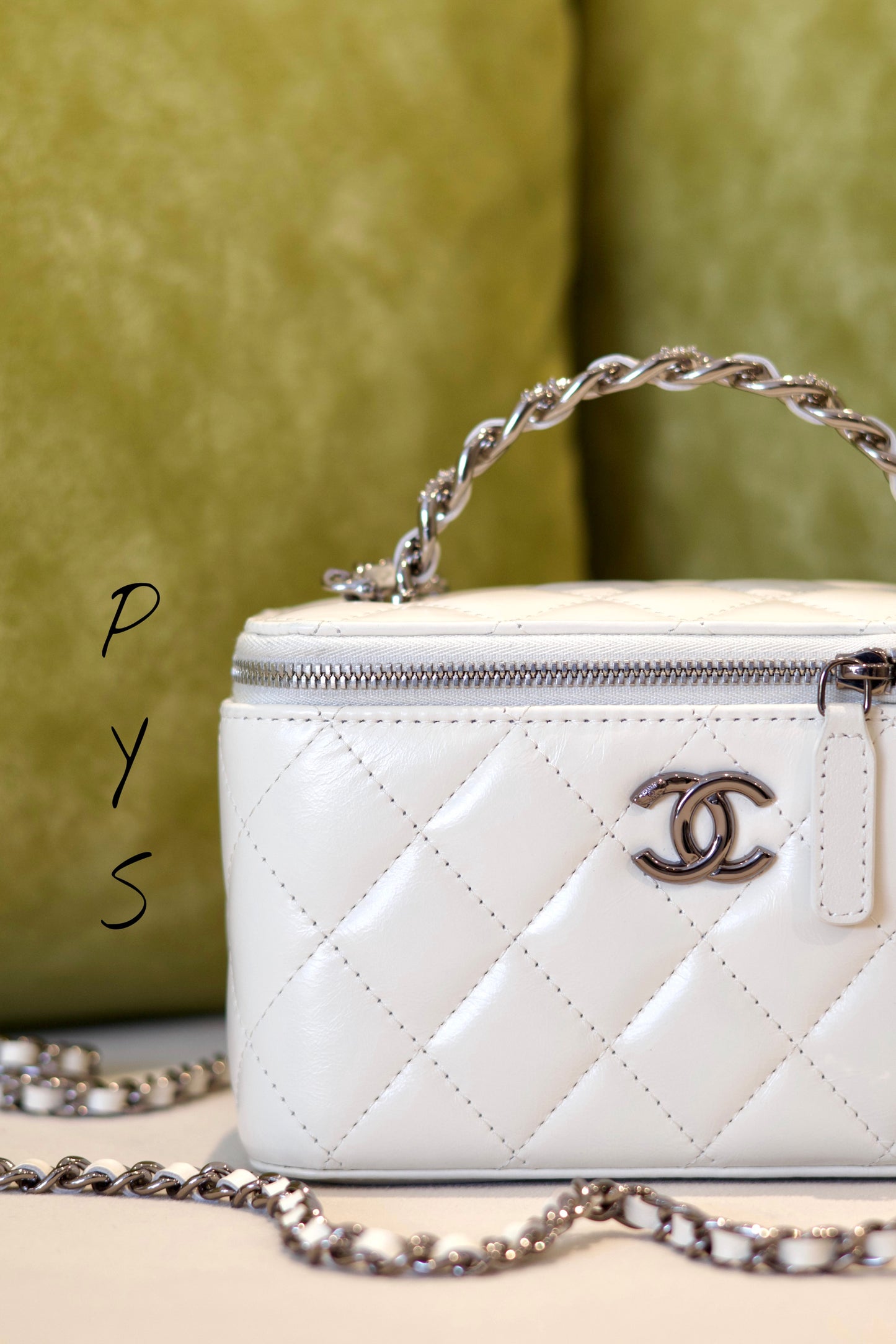 Vanity With Top Handle