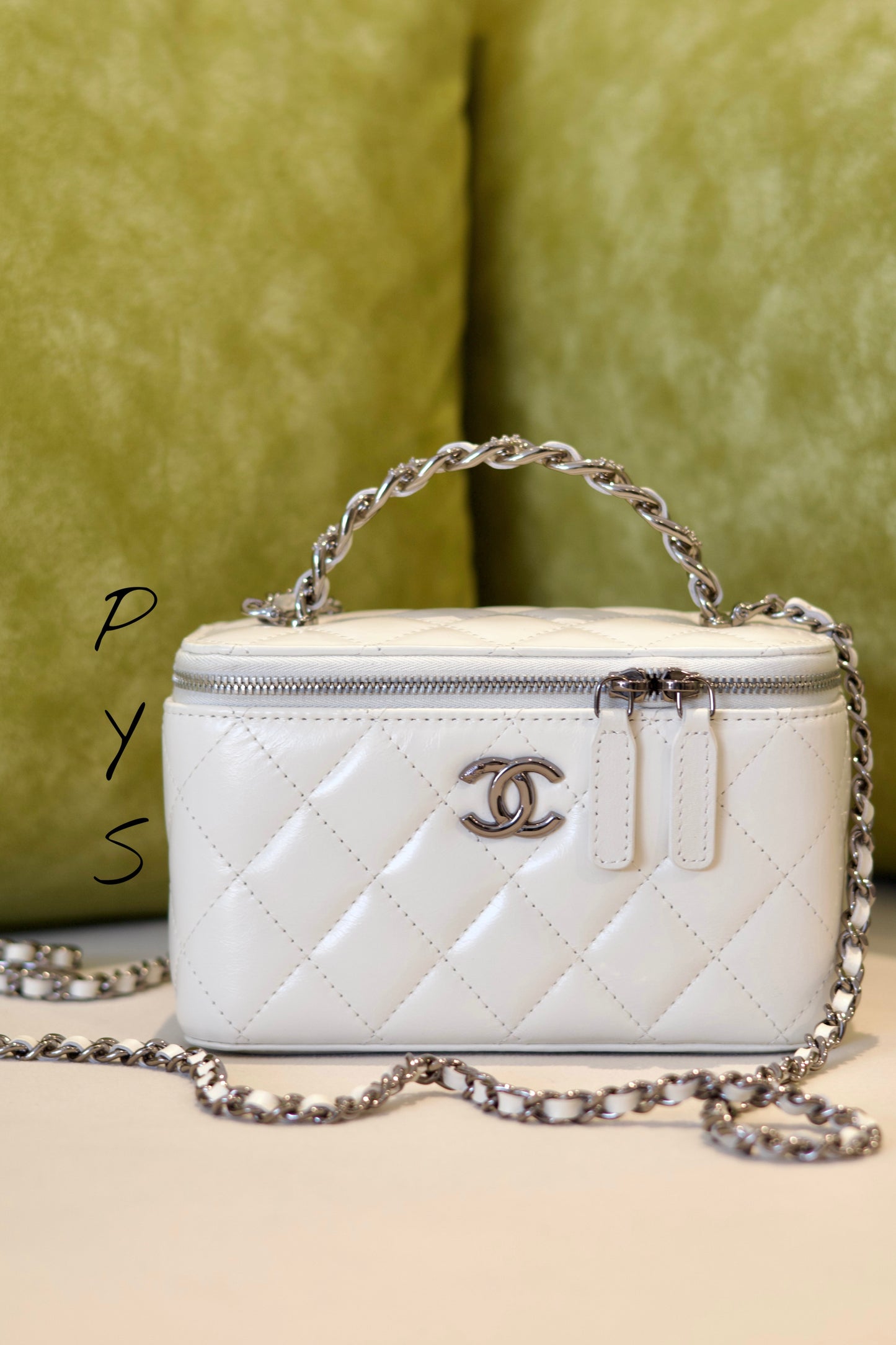 Vanity With Top Handle