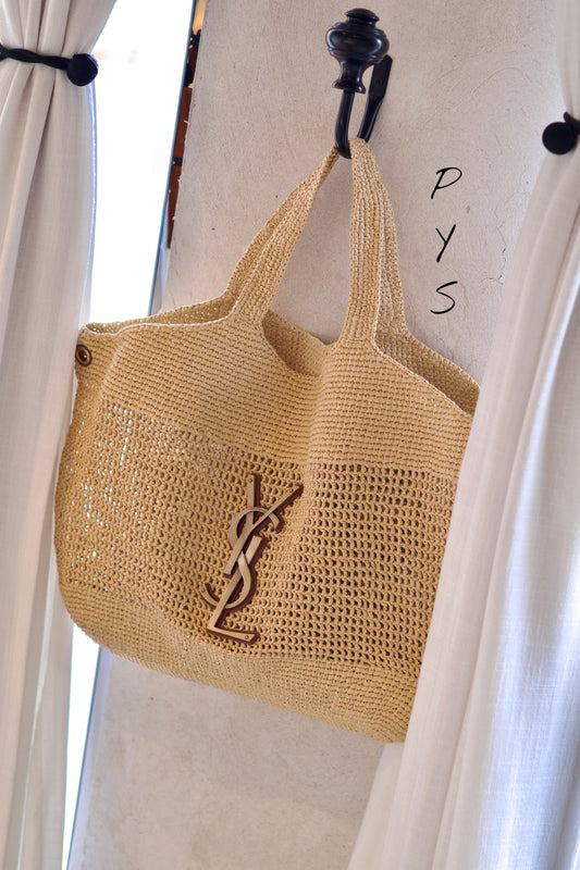 Icare In Raffia