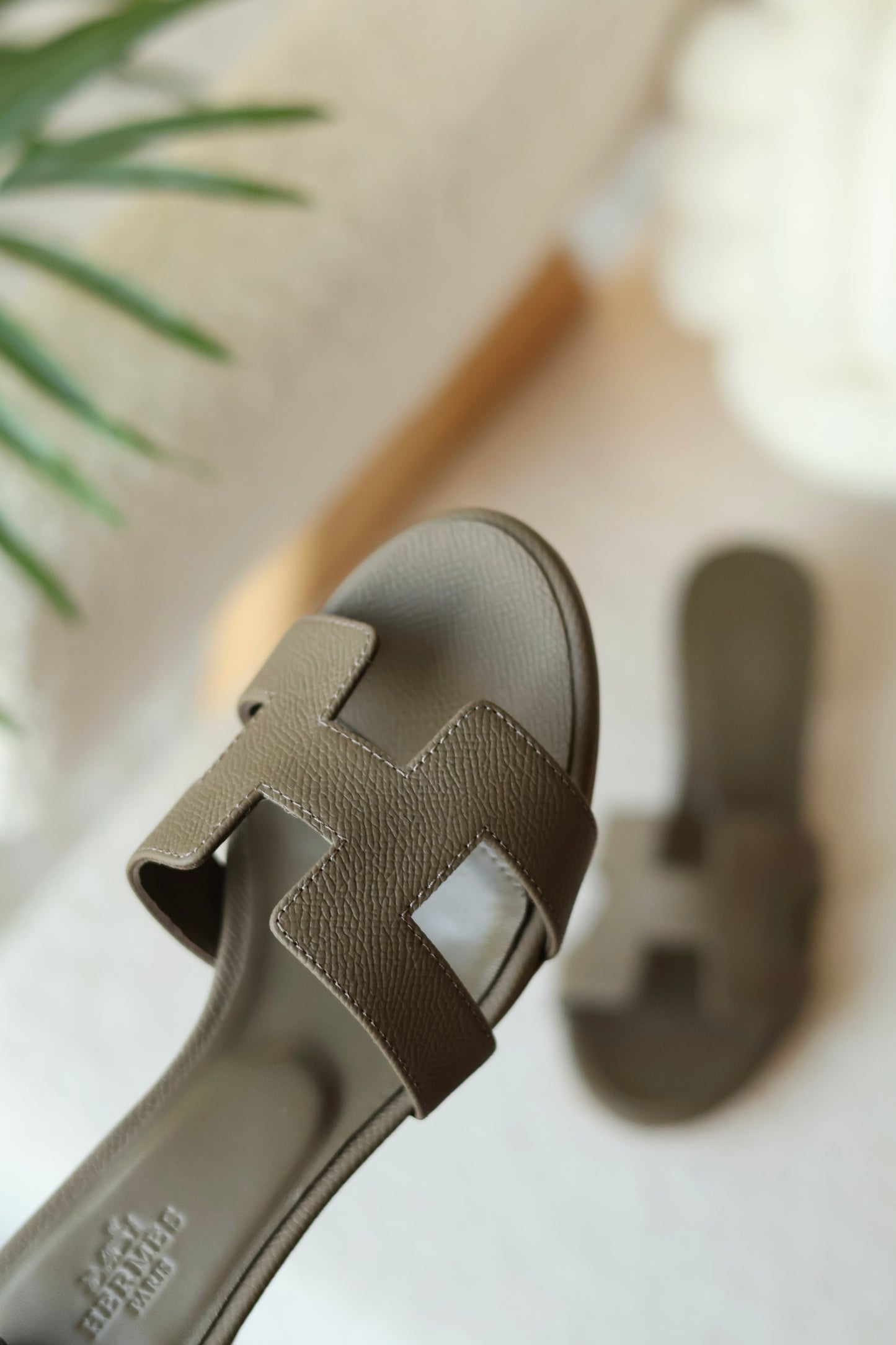 Oasis sandal