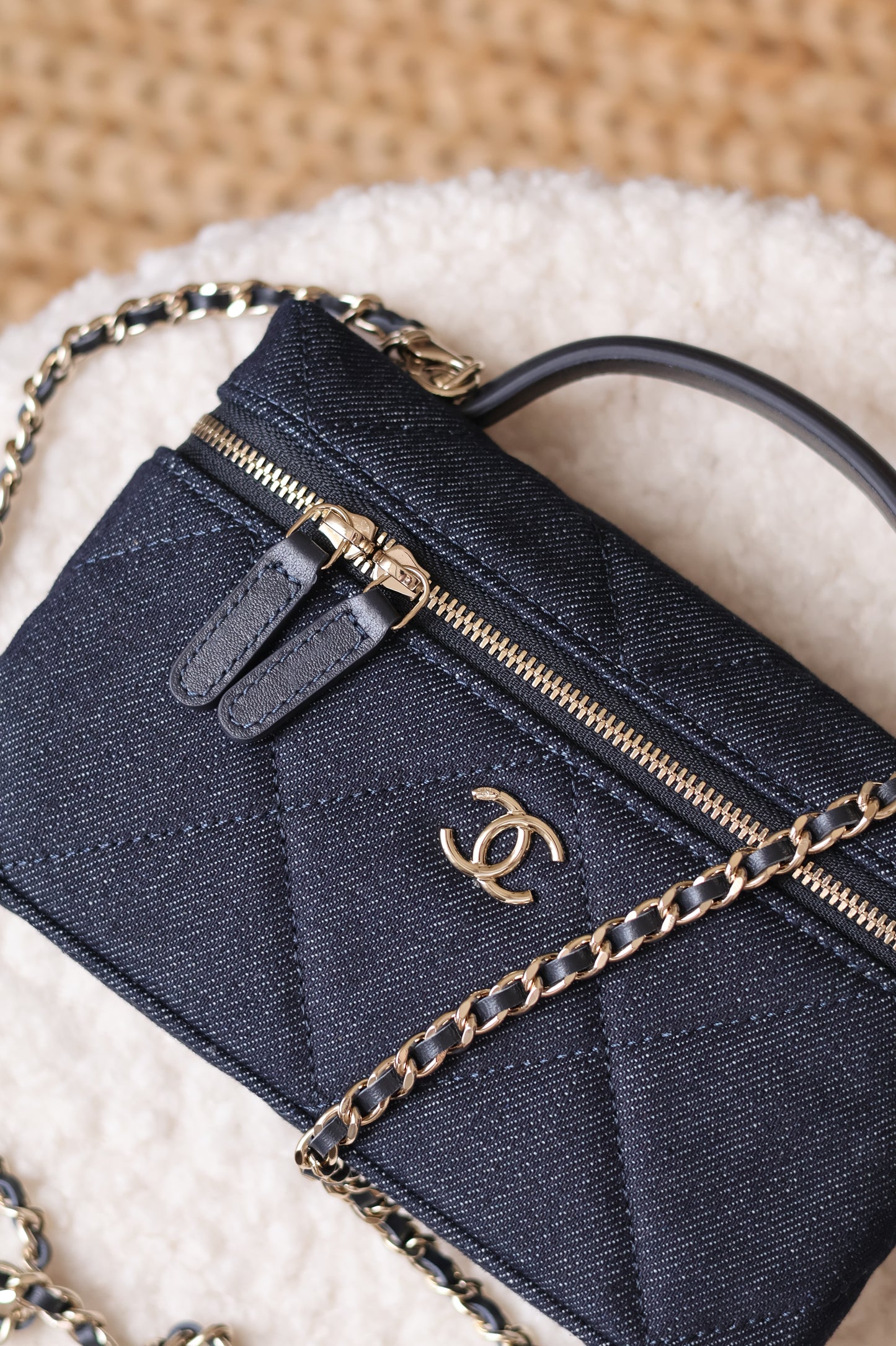Classic Vanity with Chain