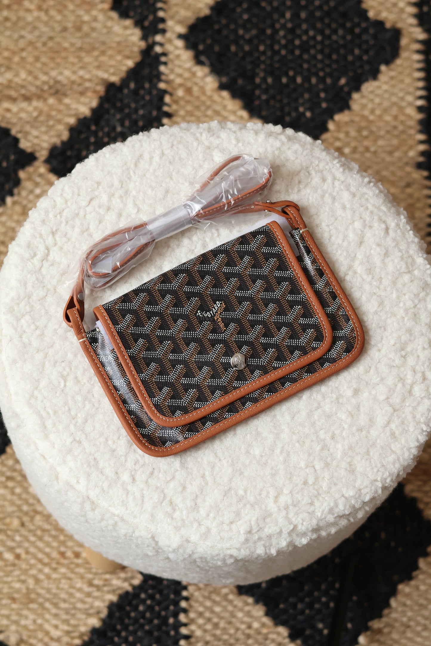 Plumet pouch-wallet