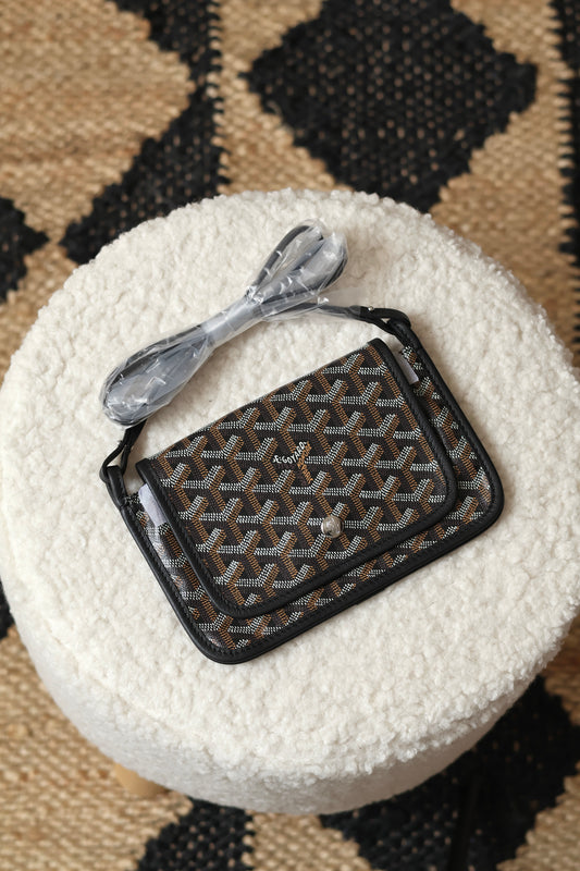 Plumet pouch-wallet