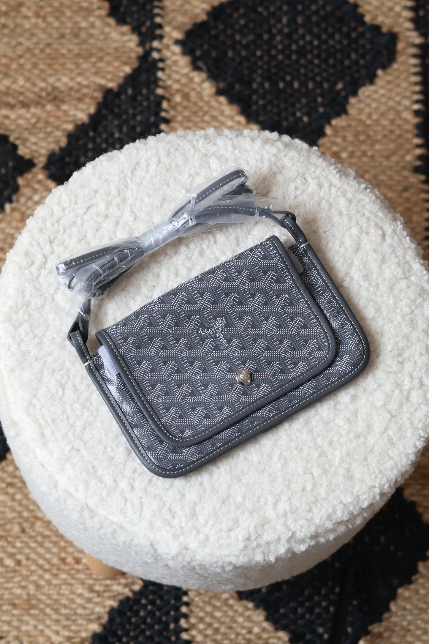 Plumet pouch-wallet