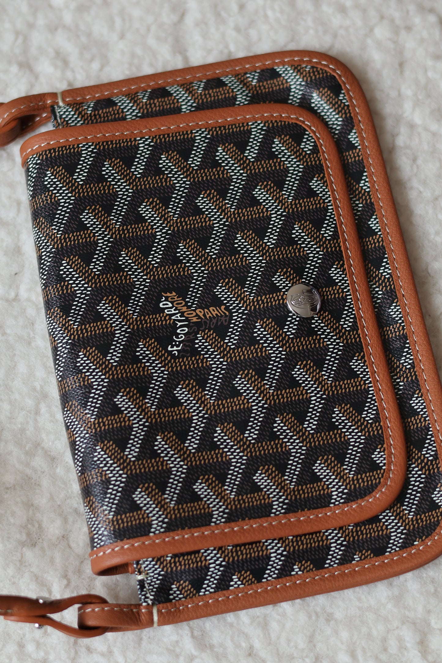Plumet pouch-wallet