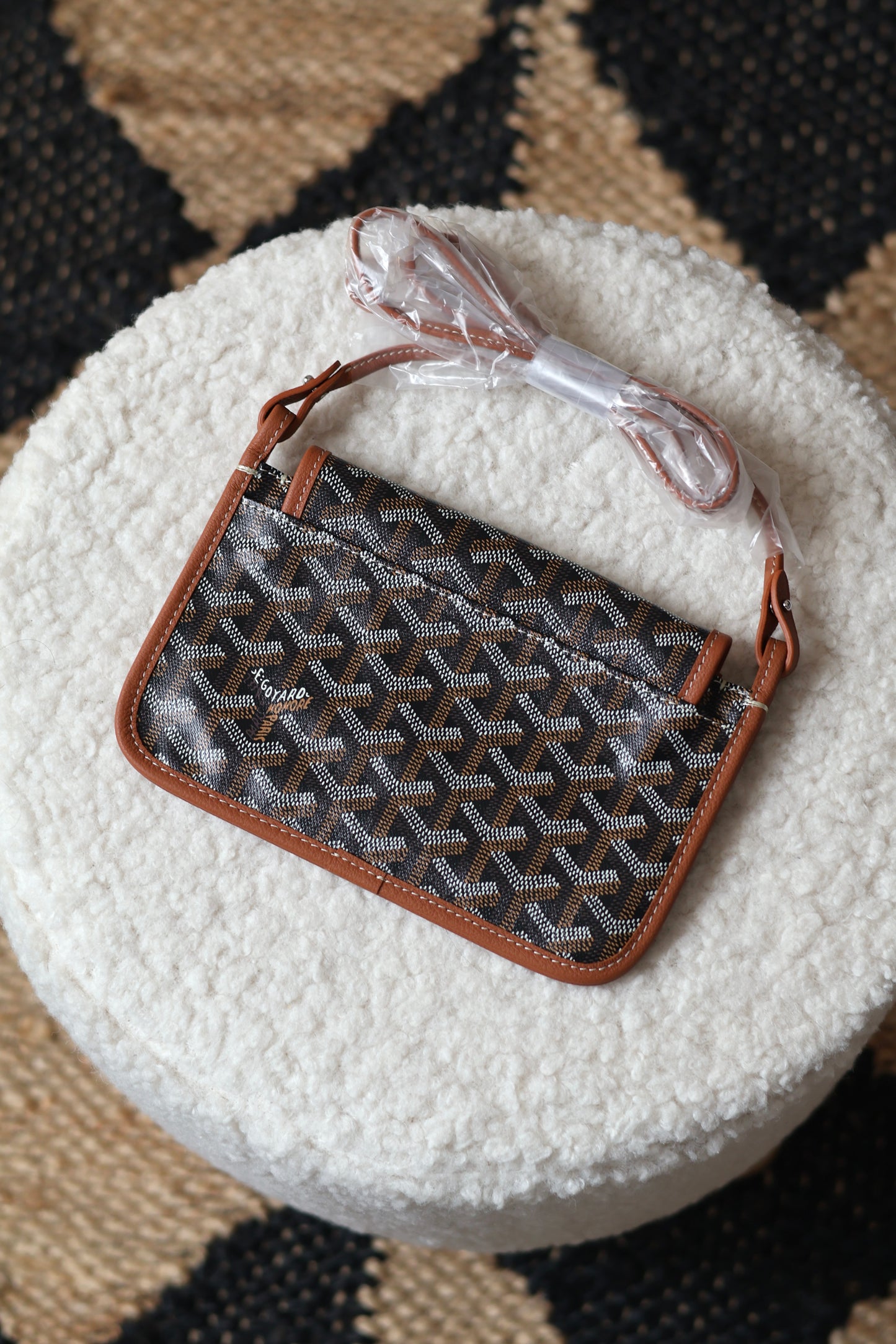 Plumet pouch-wallet