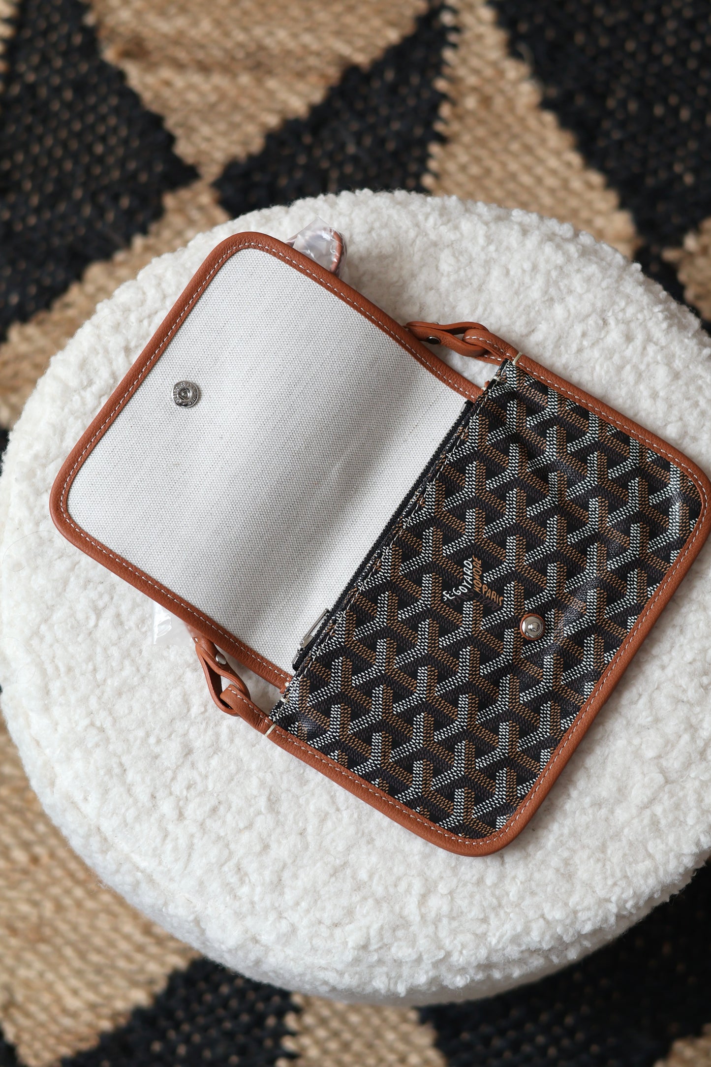 Plumet pouch-wallet