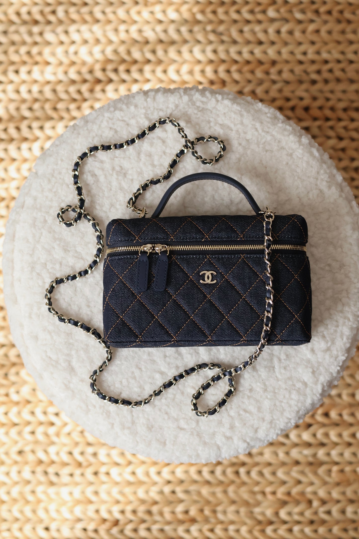 Classic Vanity with Chain
