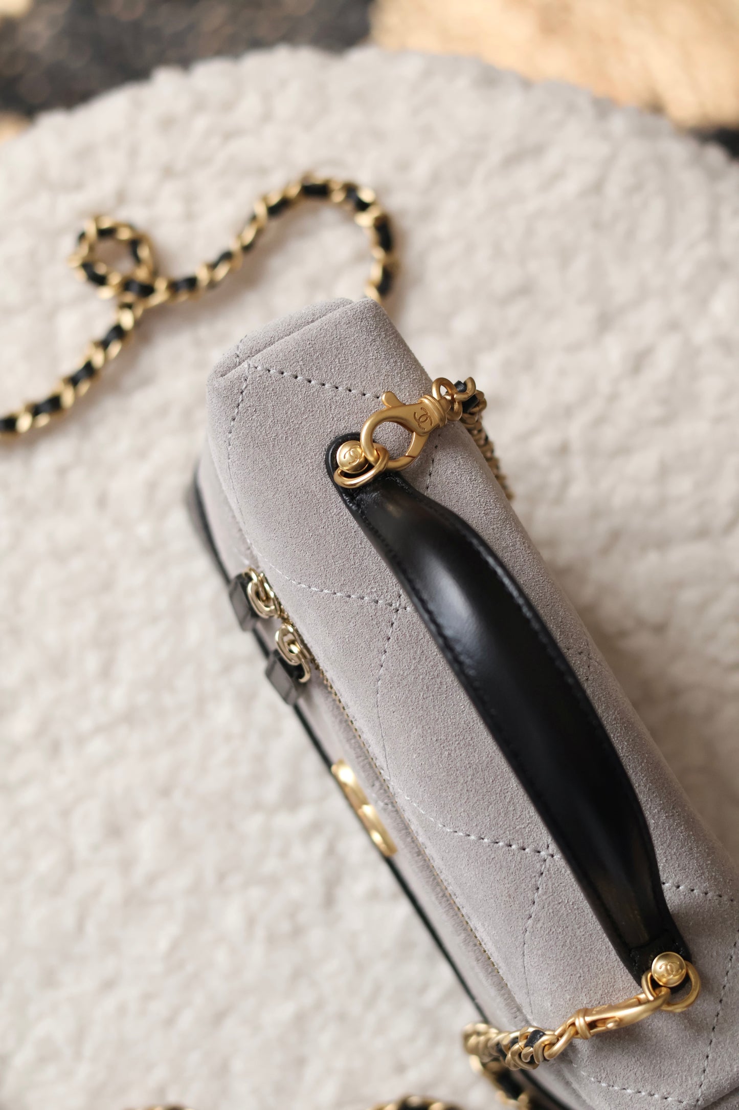Vanity with Chain
