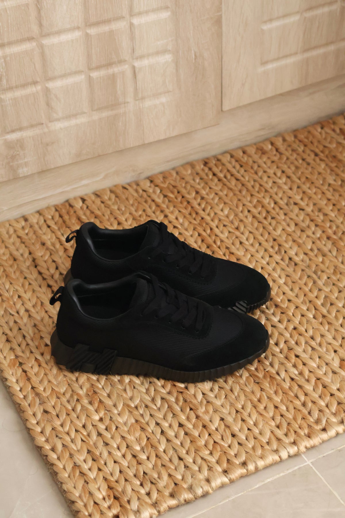 Bouncing sneaker