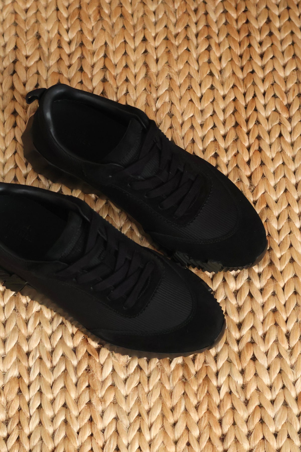 Bouncing sneaker