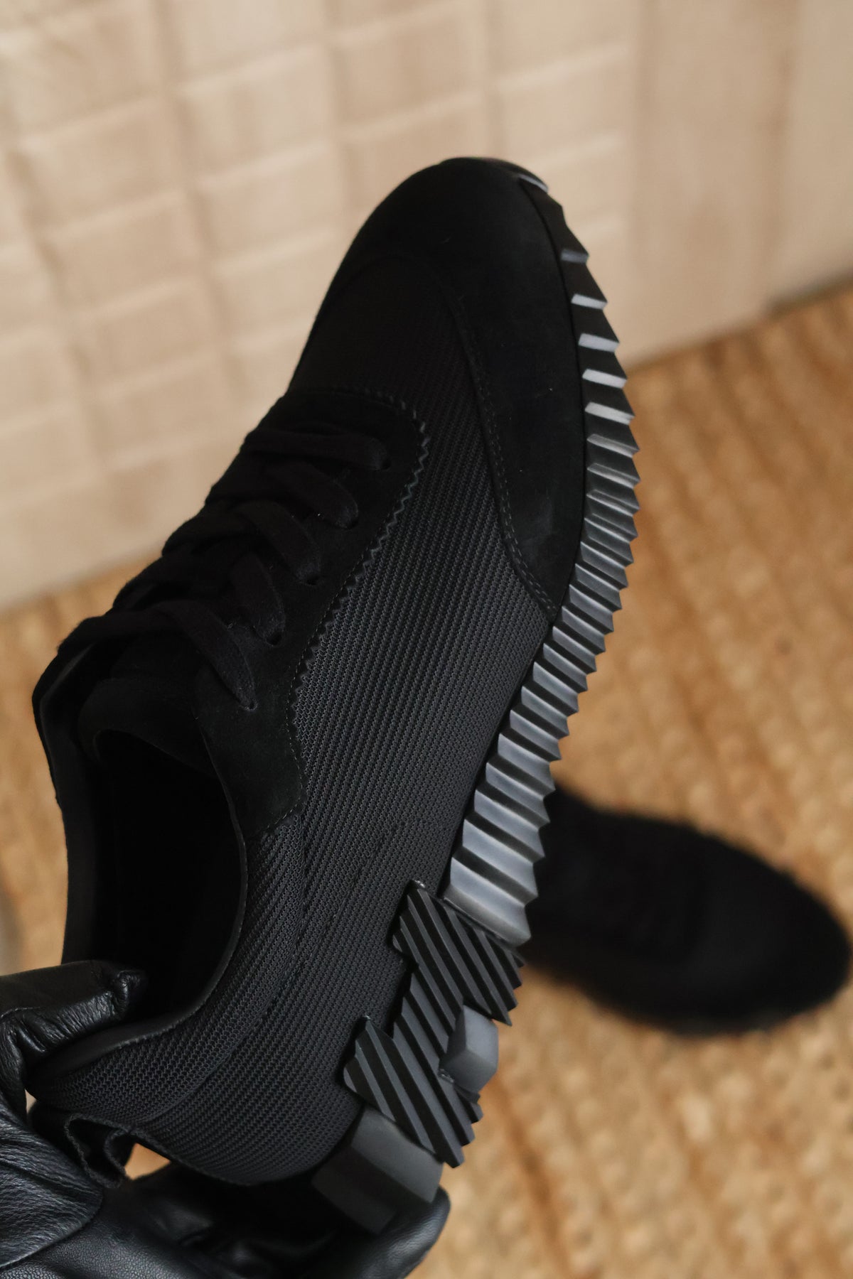 Bouncing sneaker