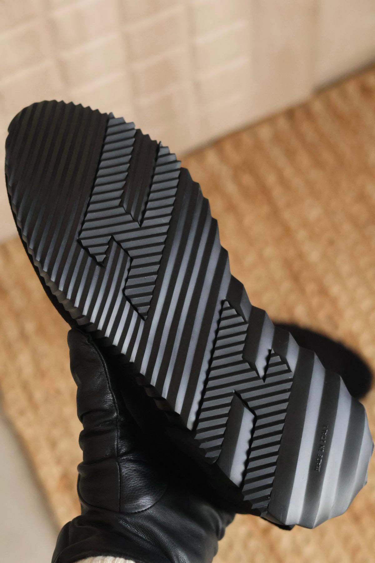 Bouncing sneaker