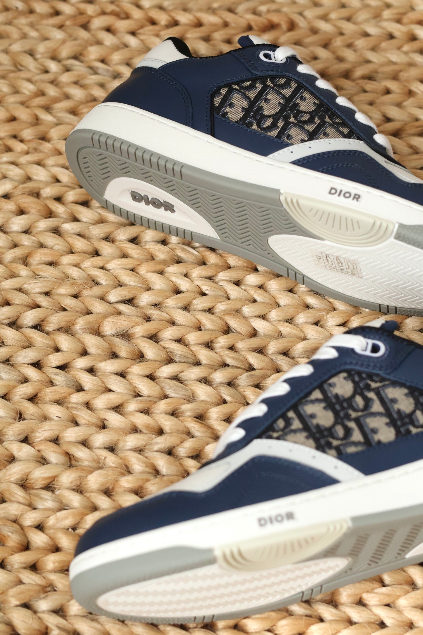 B27 Uptown Low-Top Sneaker