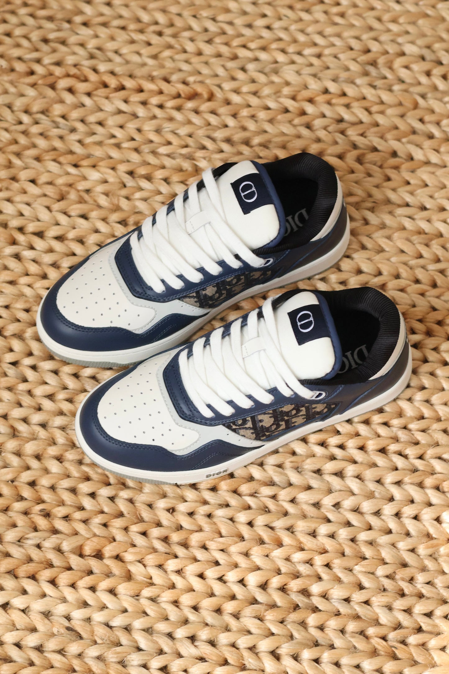 B27 Uptown Low-Top Sneaker