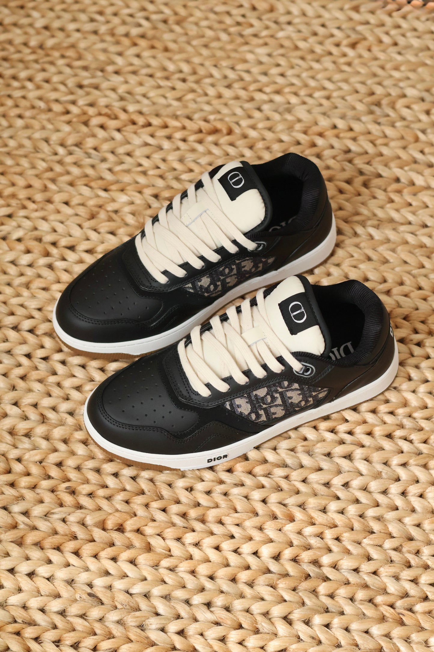 B27 Uptown Low-Top Sneaker