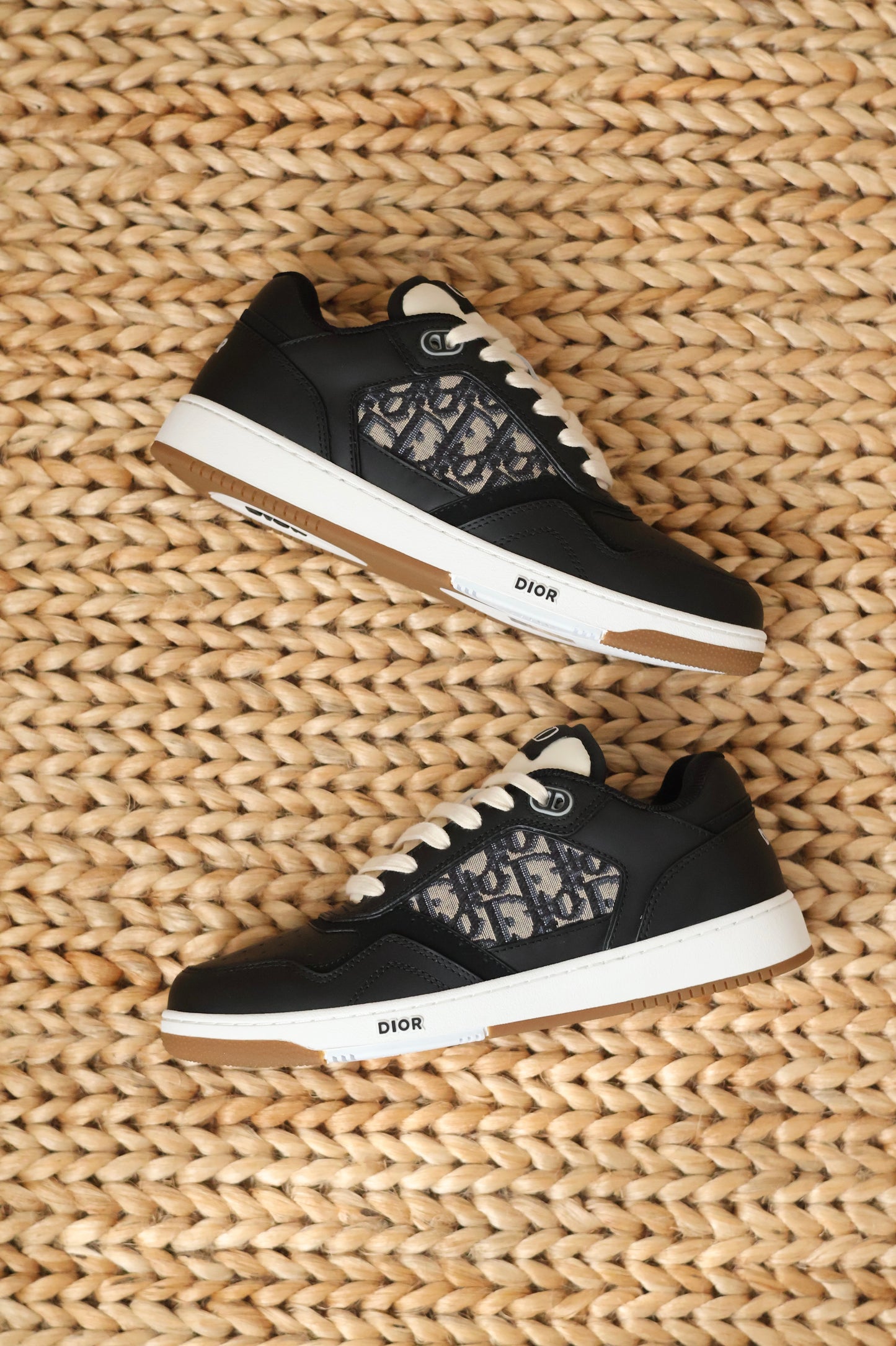 B27 Uptown Low-Top Sneaker
