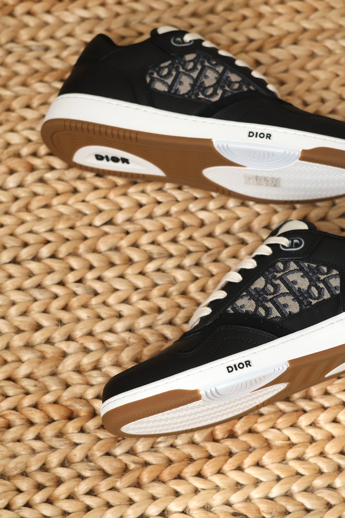 B27 Uptown Low-Top Sneaker