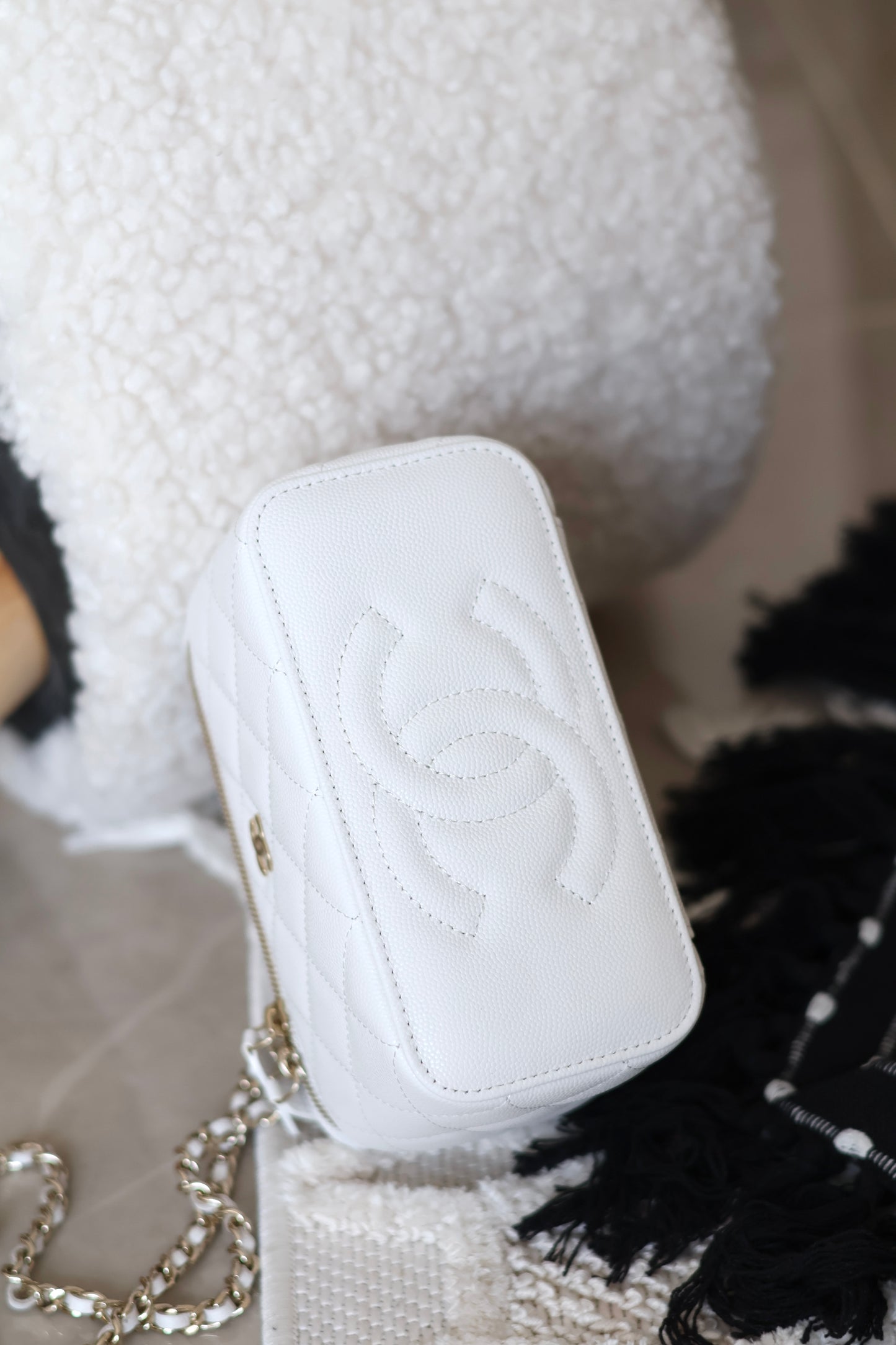 Classic Long Vanity With Chain Grained Calfskin