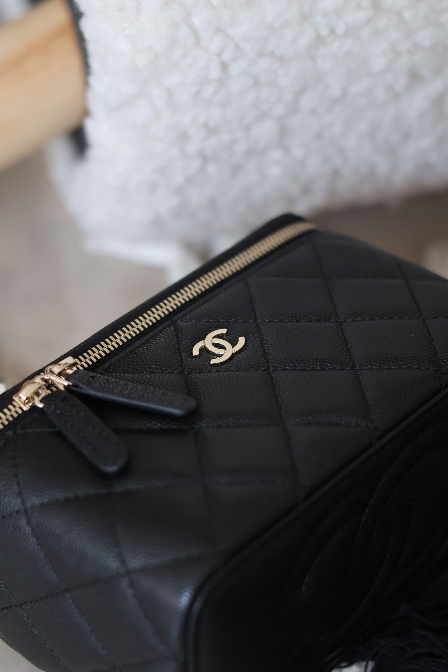 Classic Long Vanity With Chain Grained Calfskin