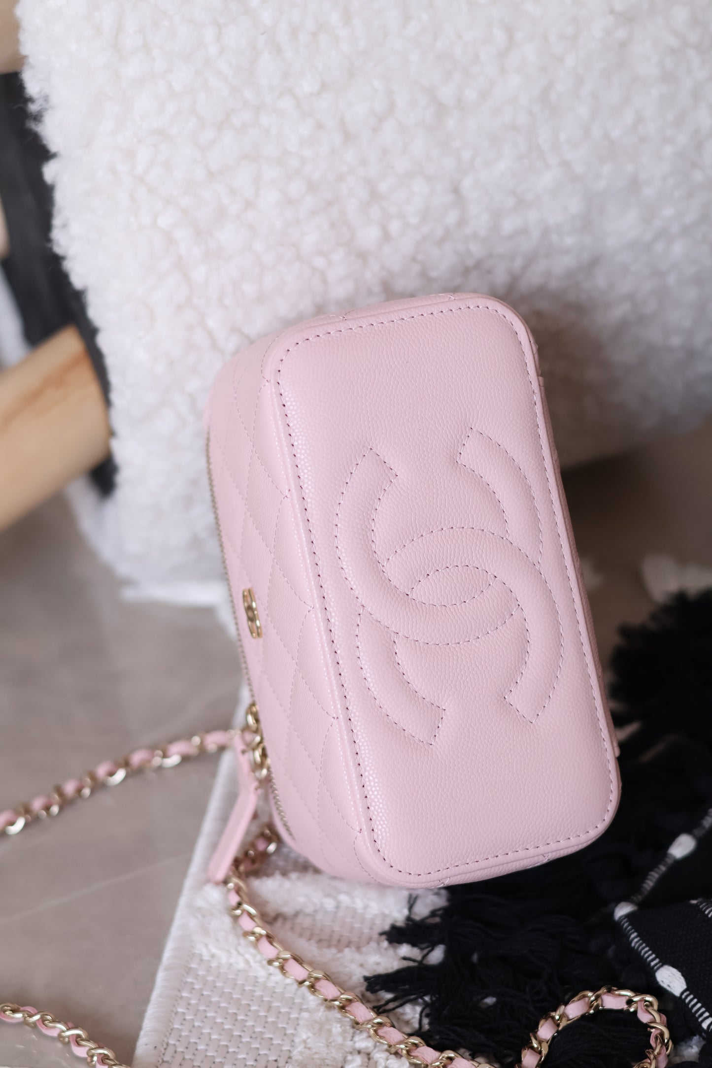 Classic Long Vanity With Chain Grained Calfskin