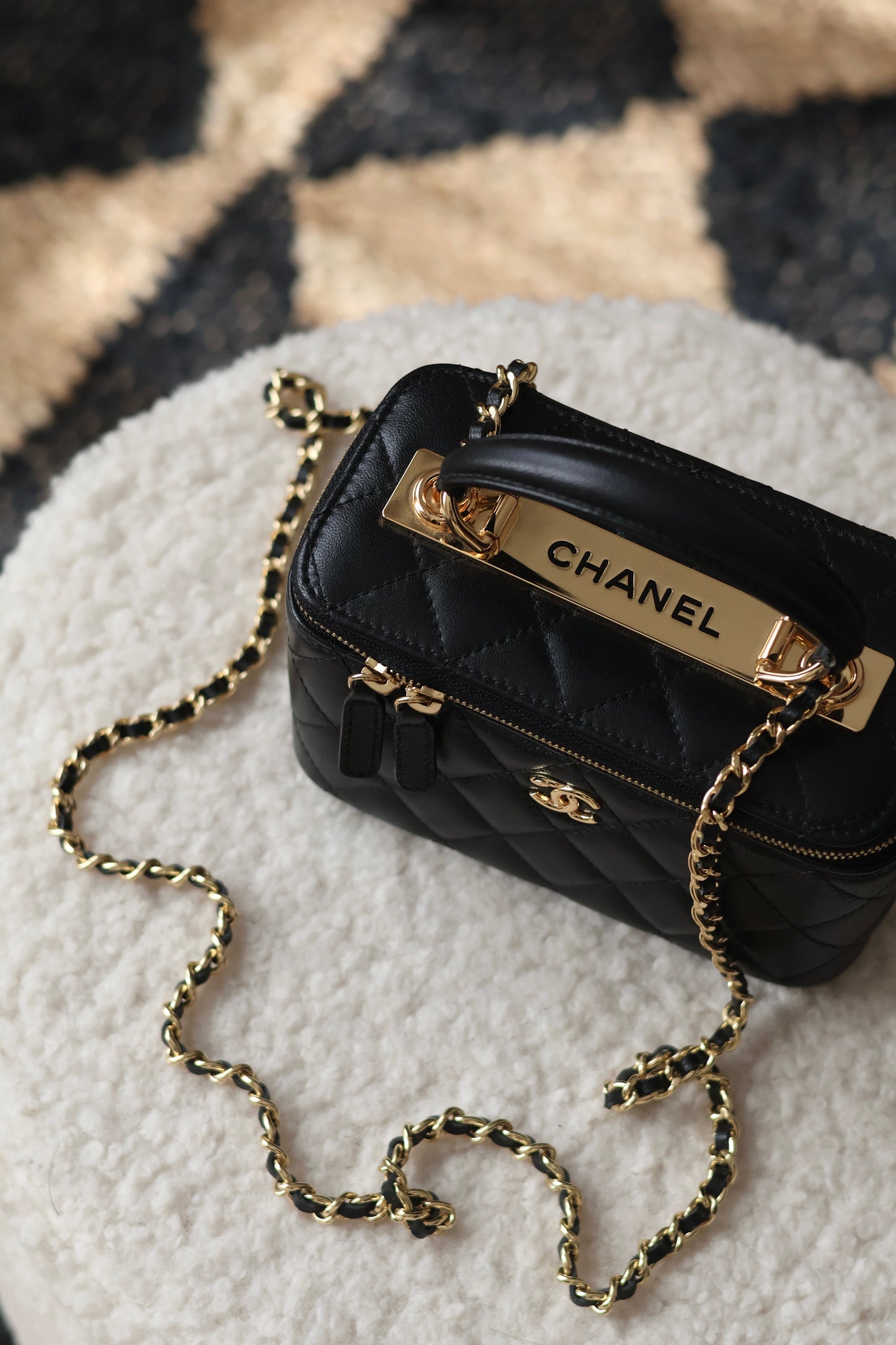 Long Vanity With Chain