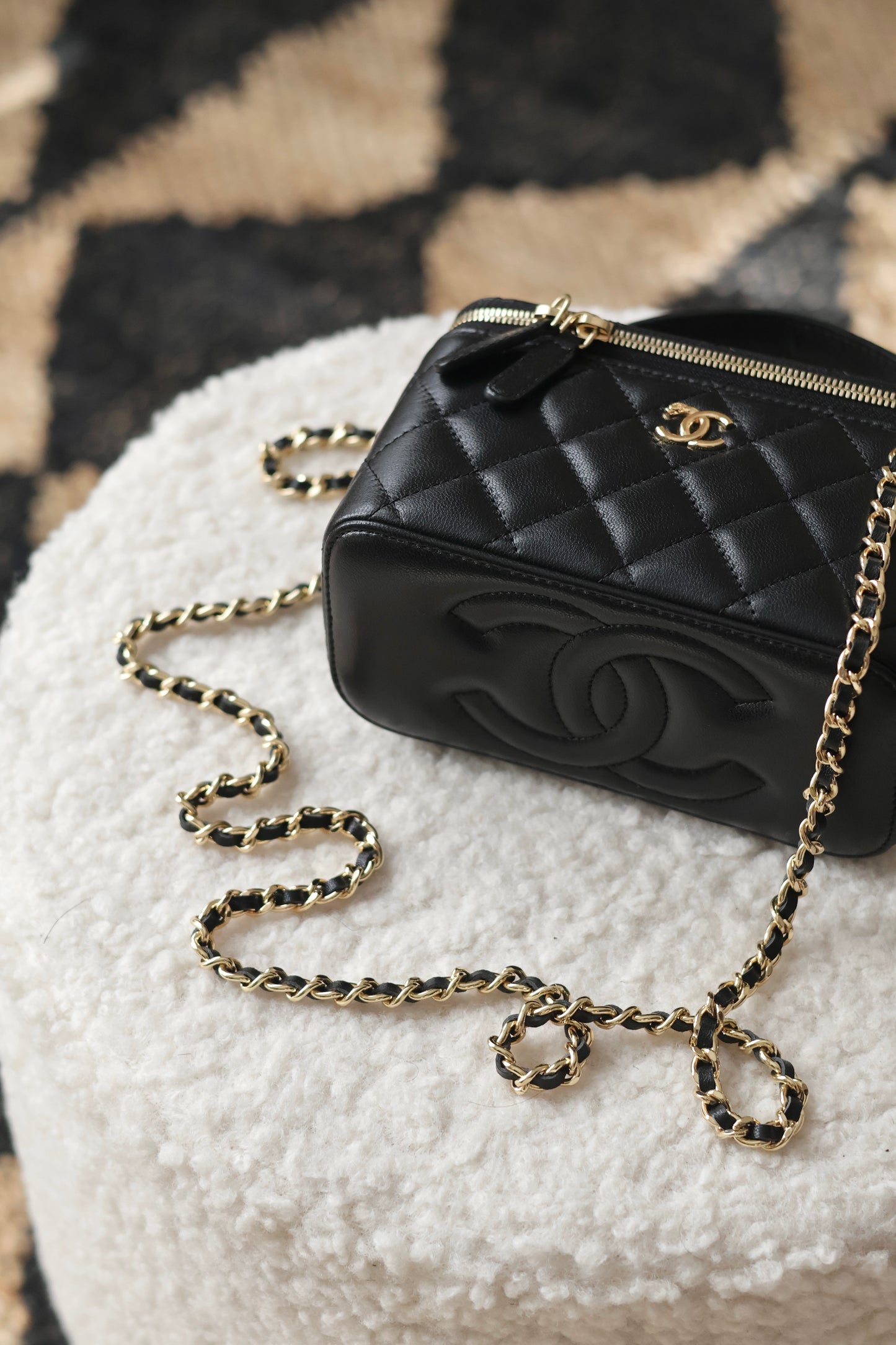 Long Vanity With Chain
