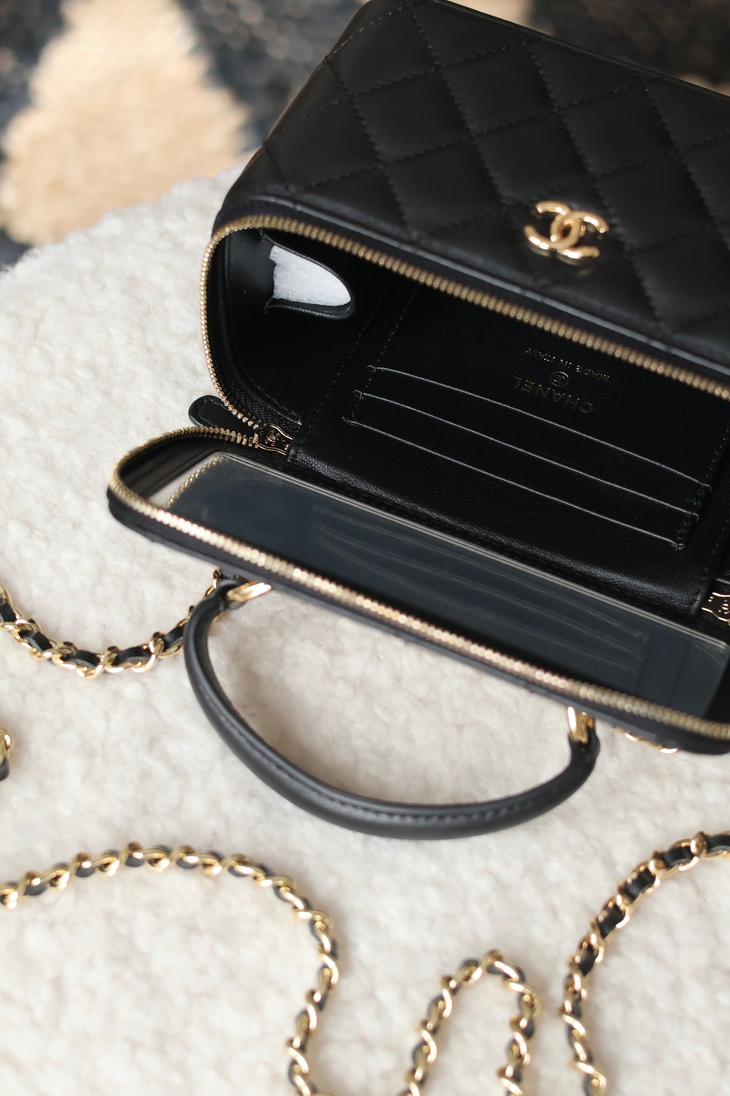 Long Vanity With Chain