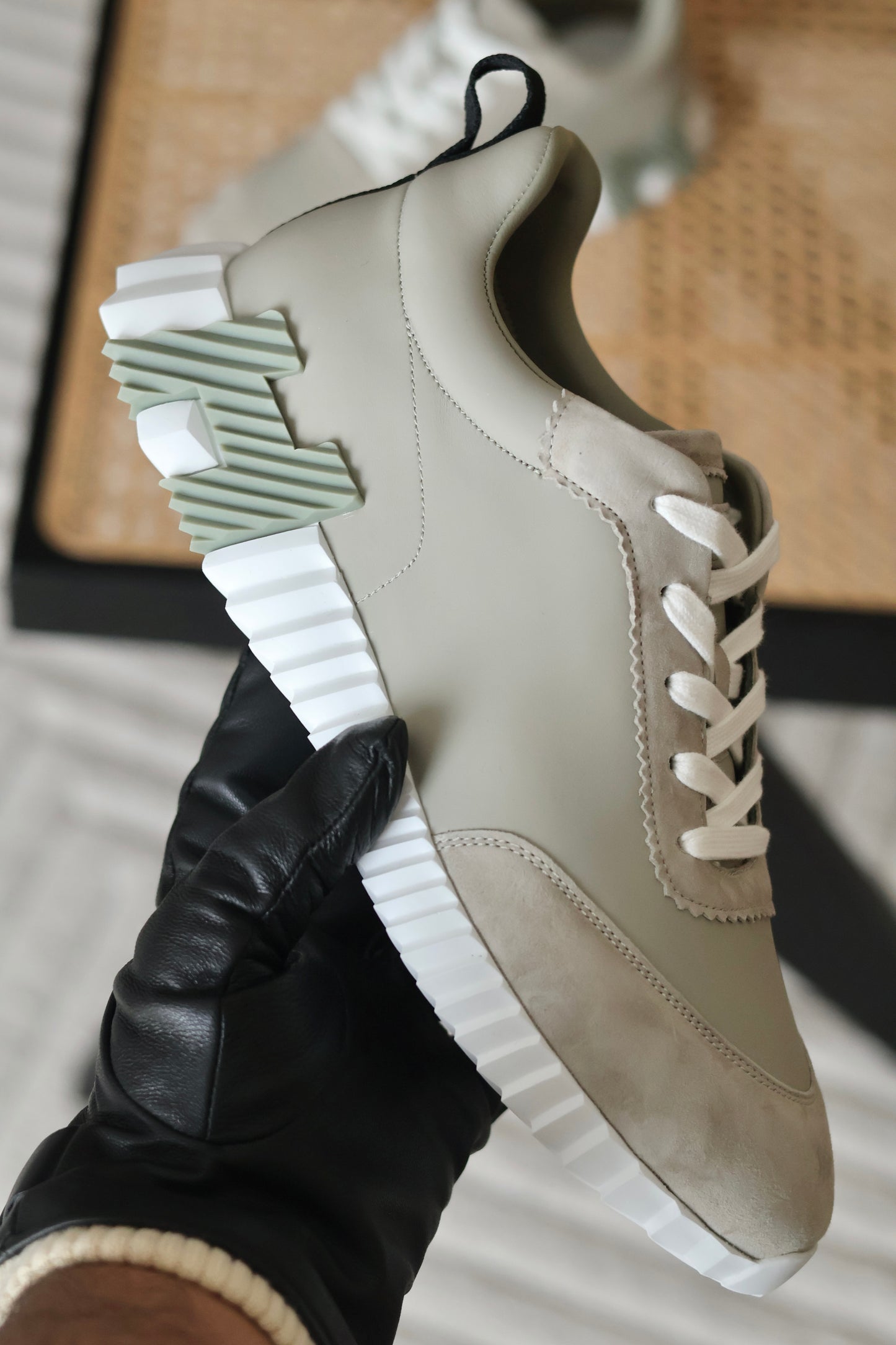 Bouncing sneaker