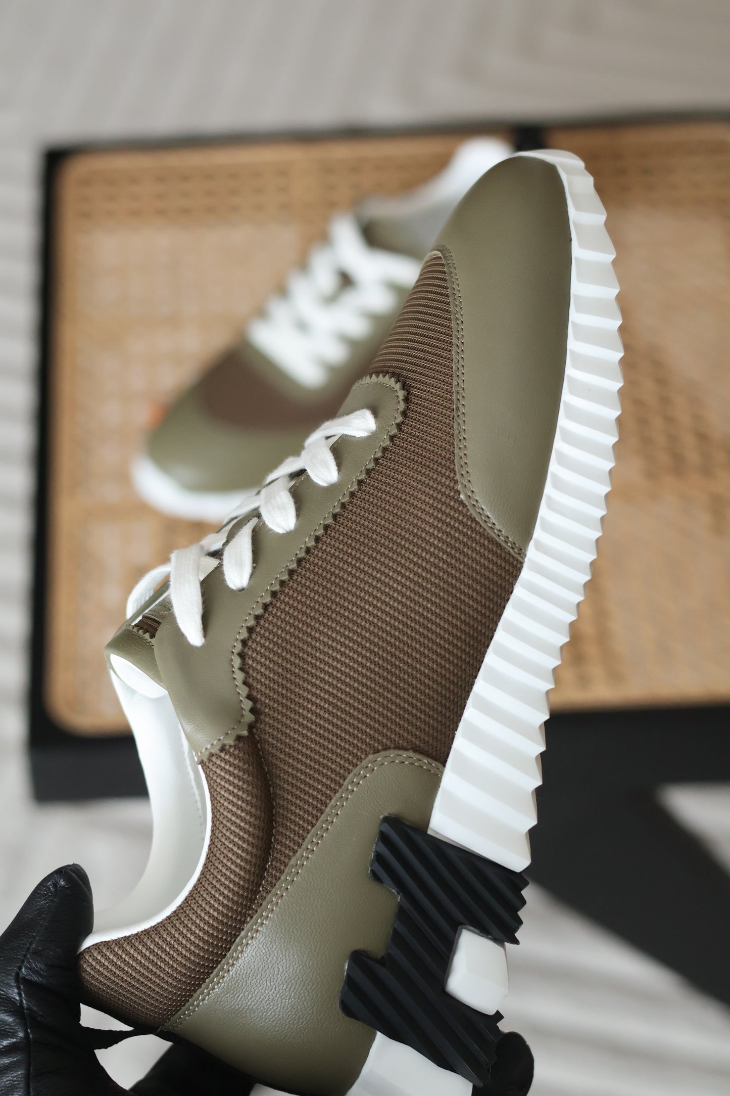 Bouncing sneaker