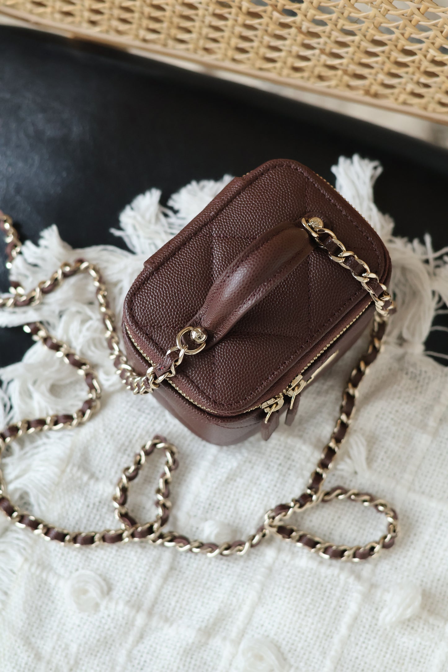 Small Vanity With Chain
