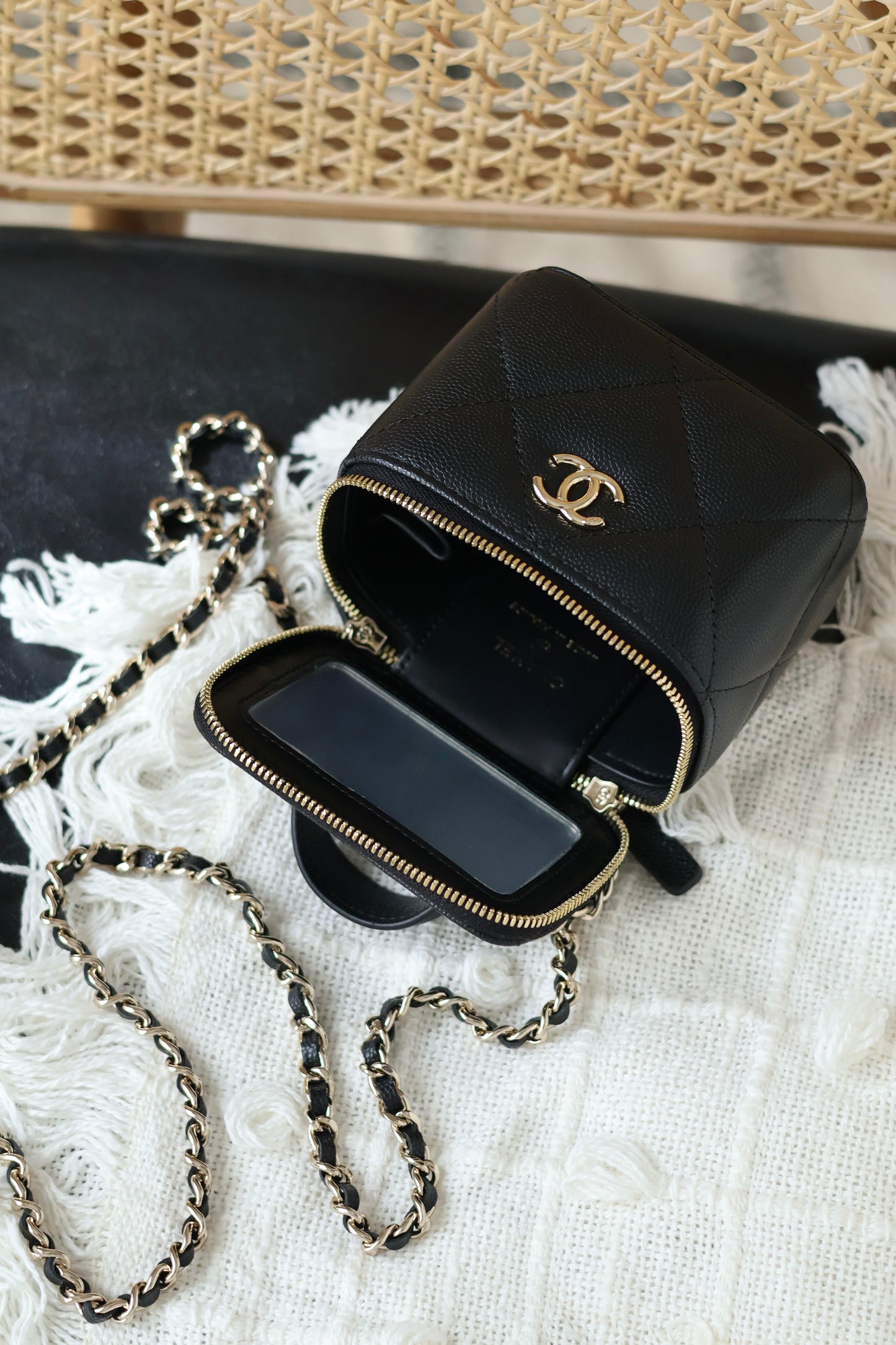 Small Vanity With Chain