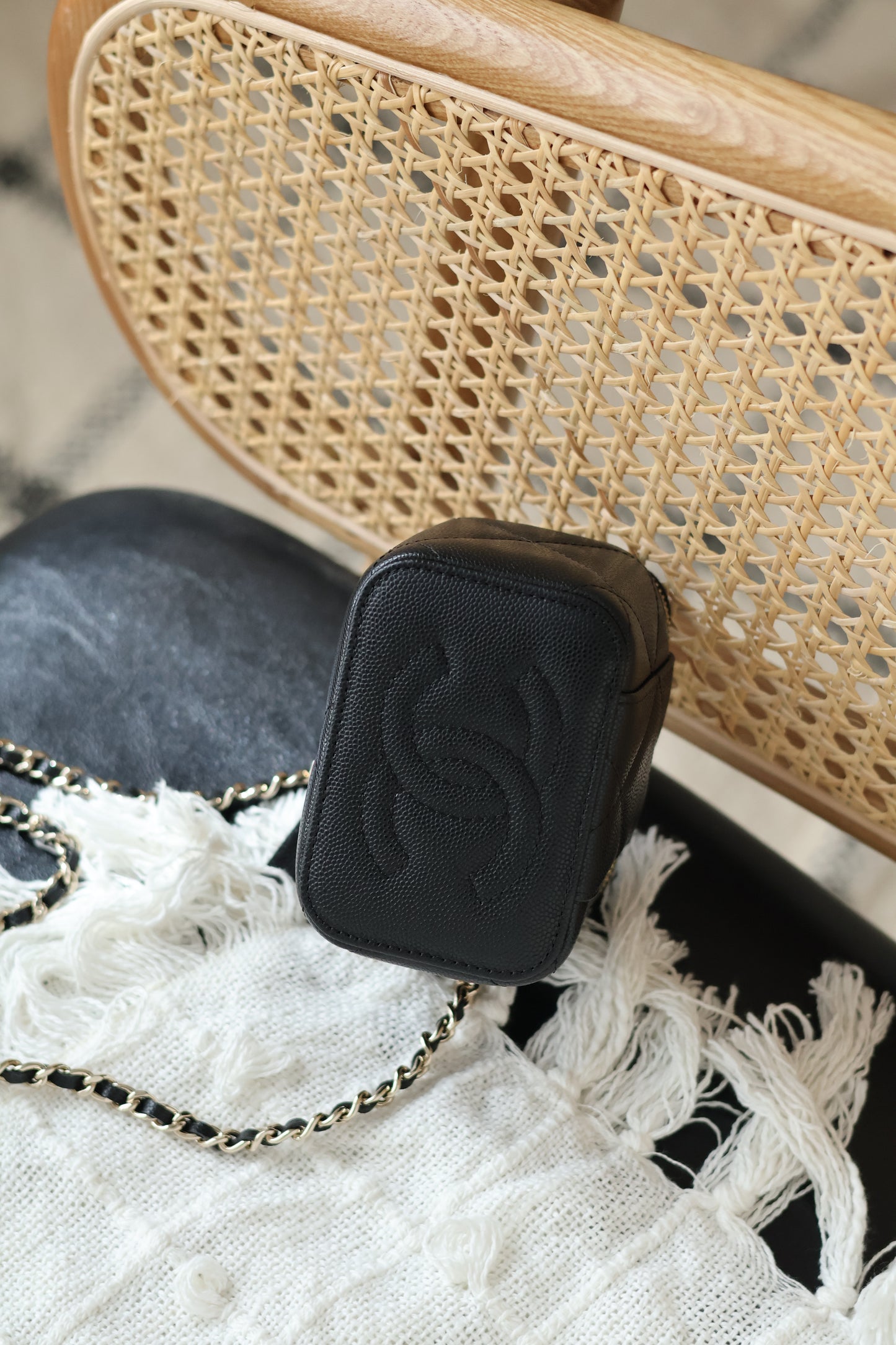 Small Vanity With Chain