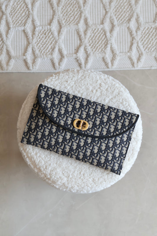 30 Montaigne Avenue Pouch with Flap