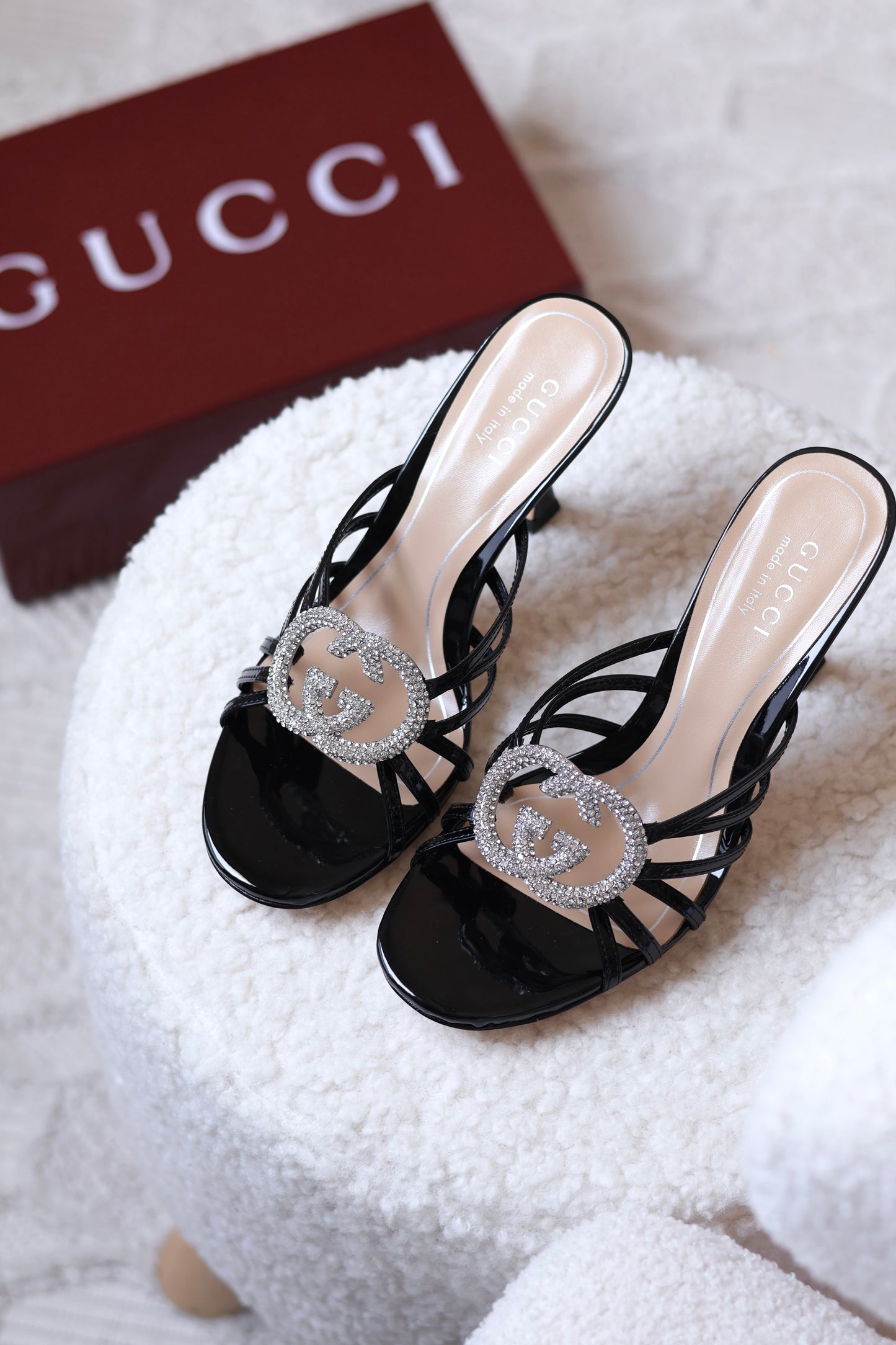 crystal Interlocking G