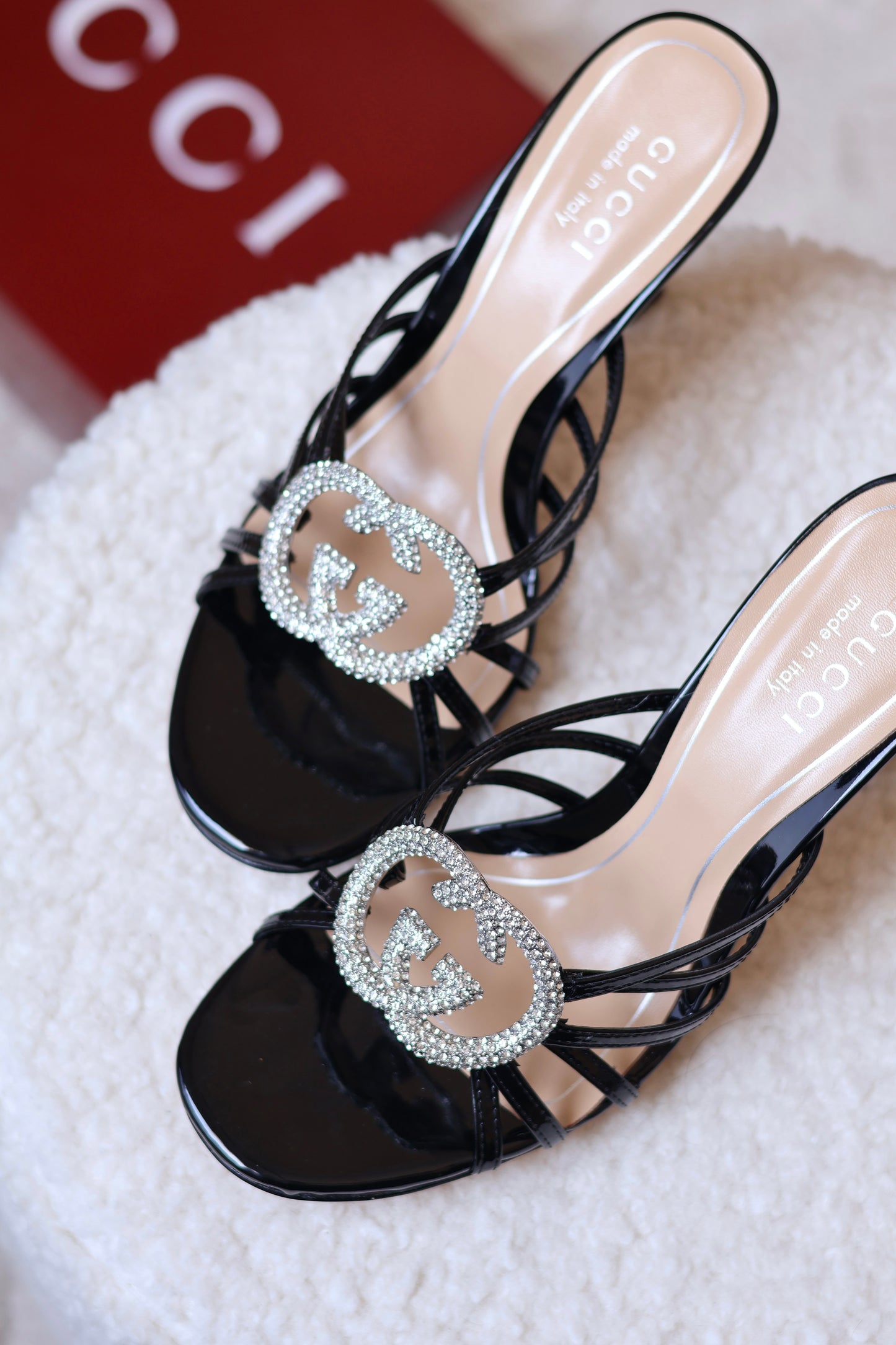 crystal Interlocking G