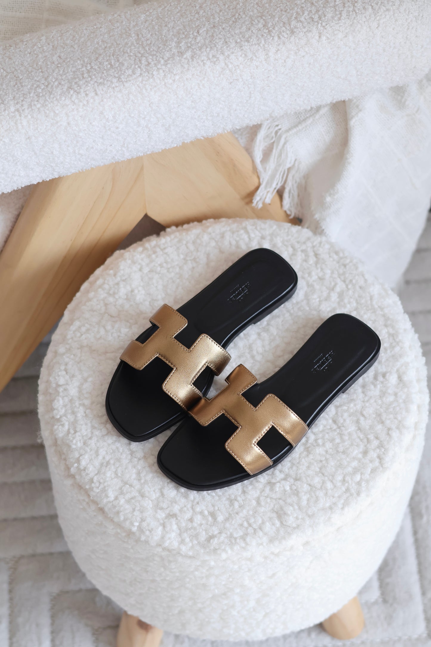 Oran sandal