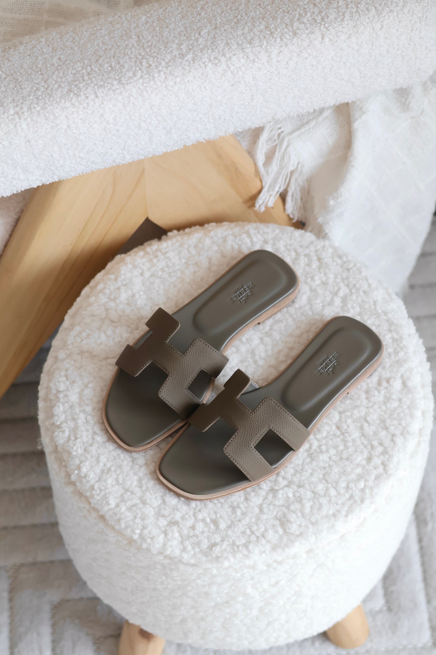 Oran sandal