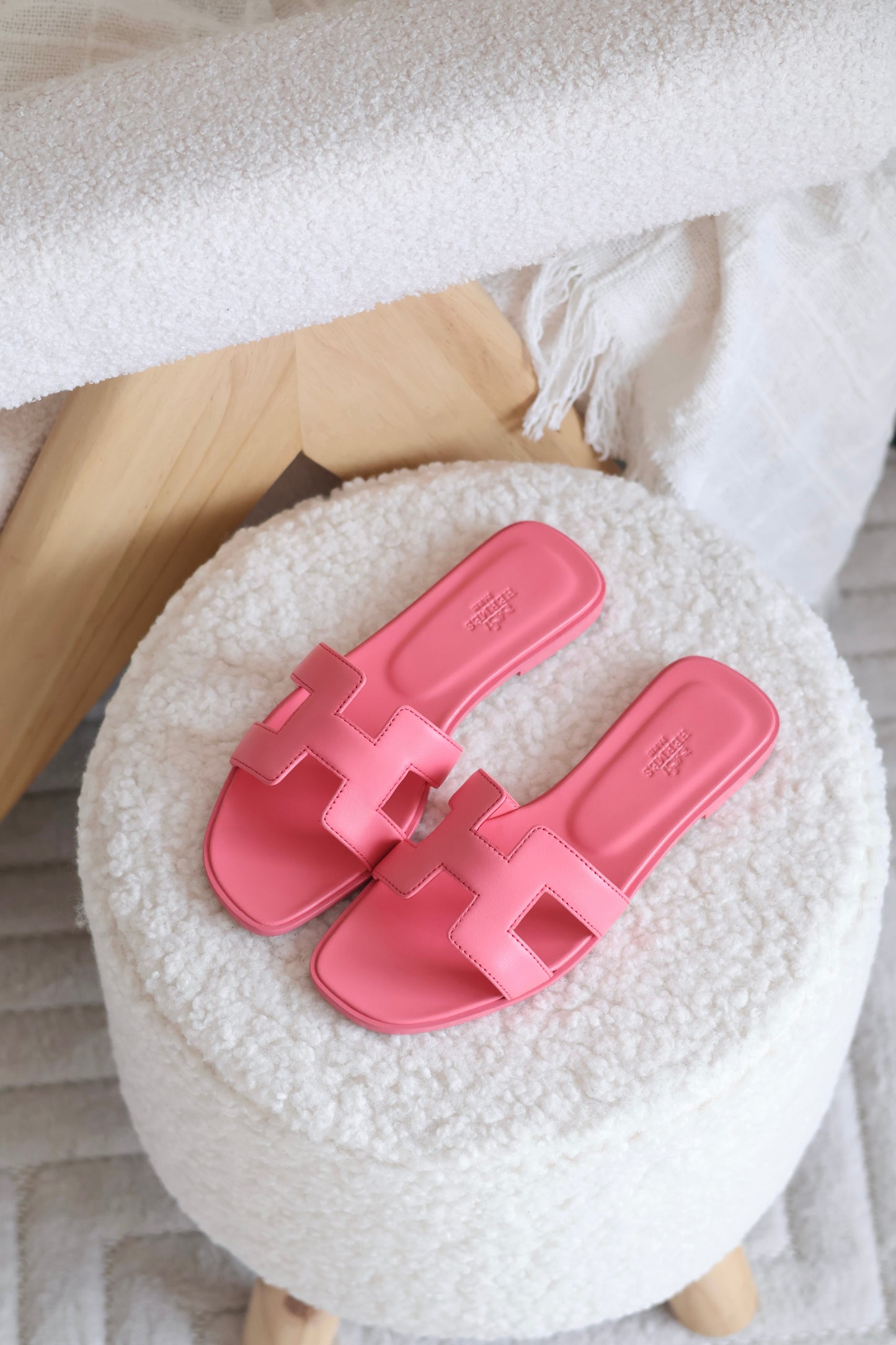 Oran sandal