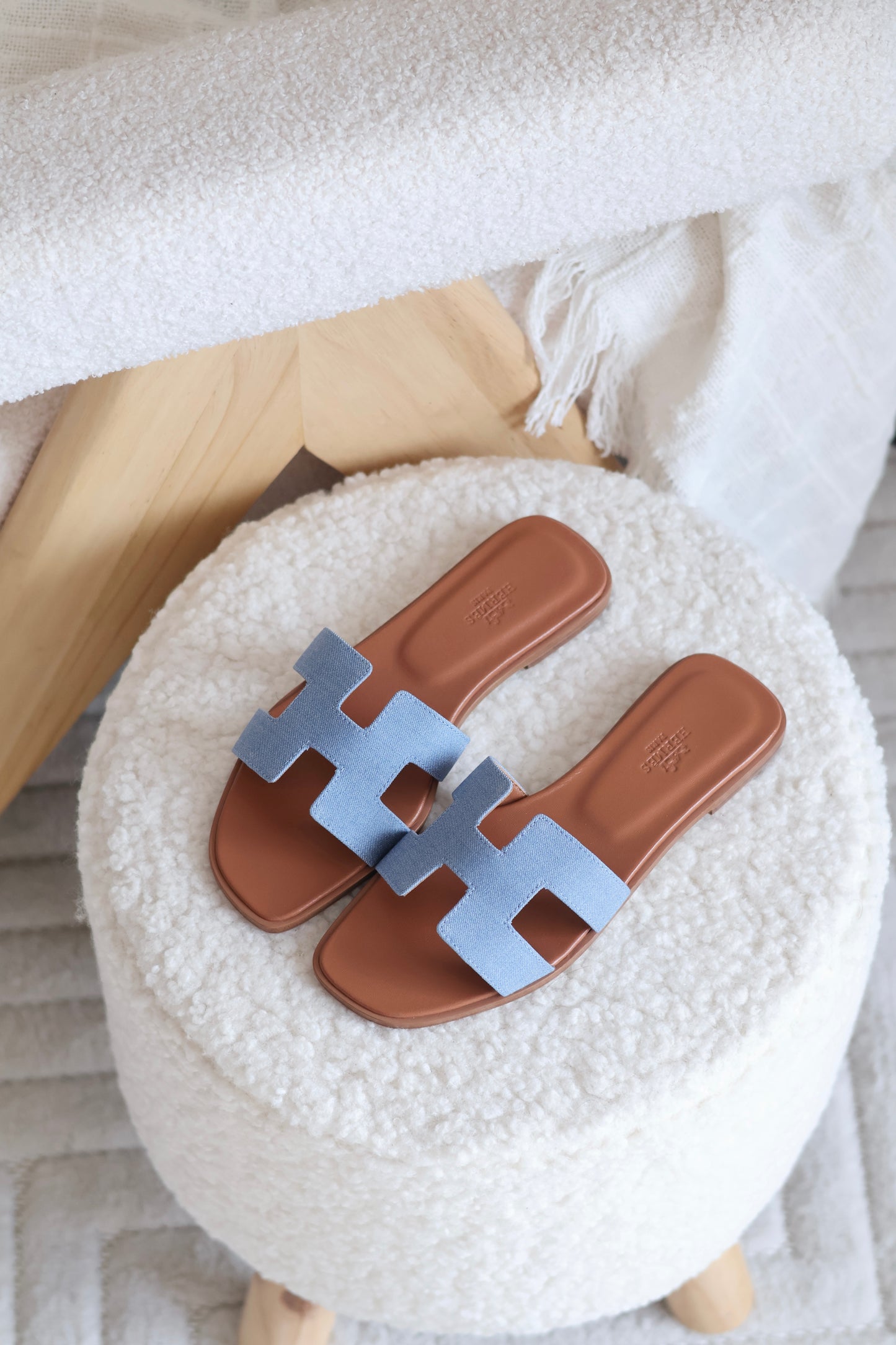 Oran sandal