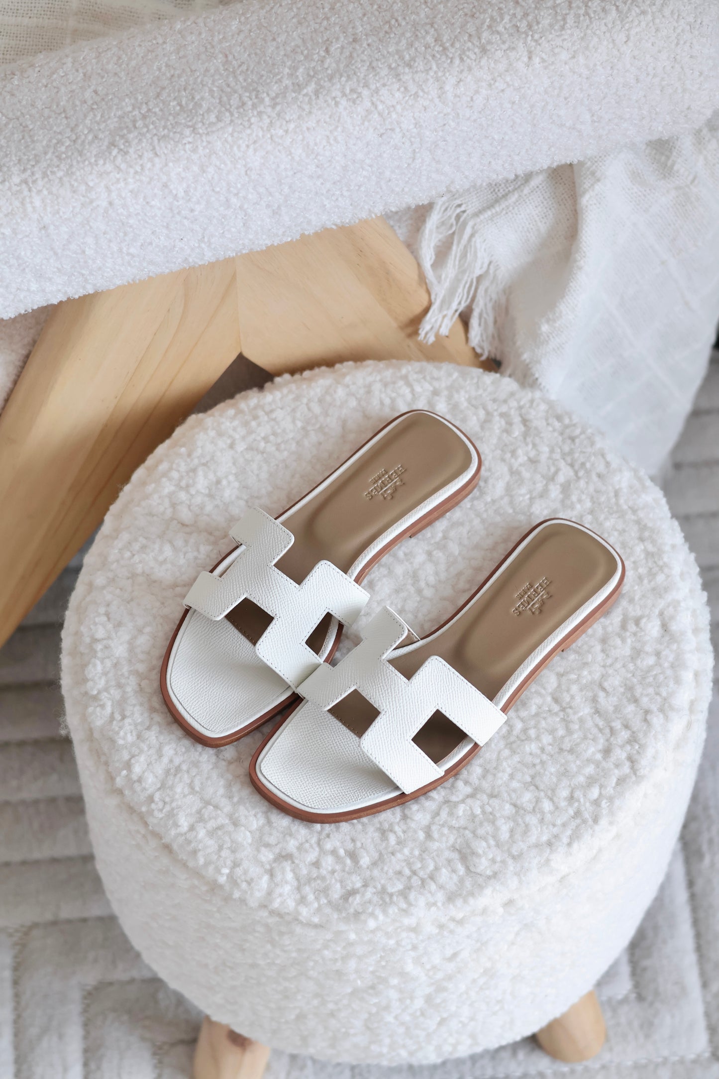 Oran sandal