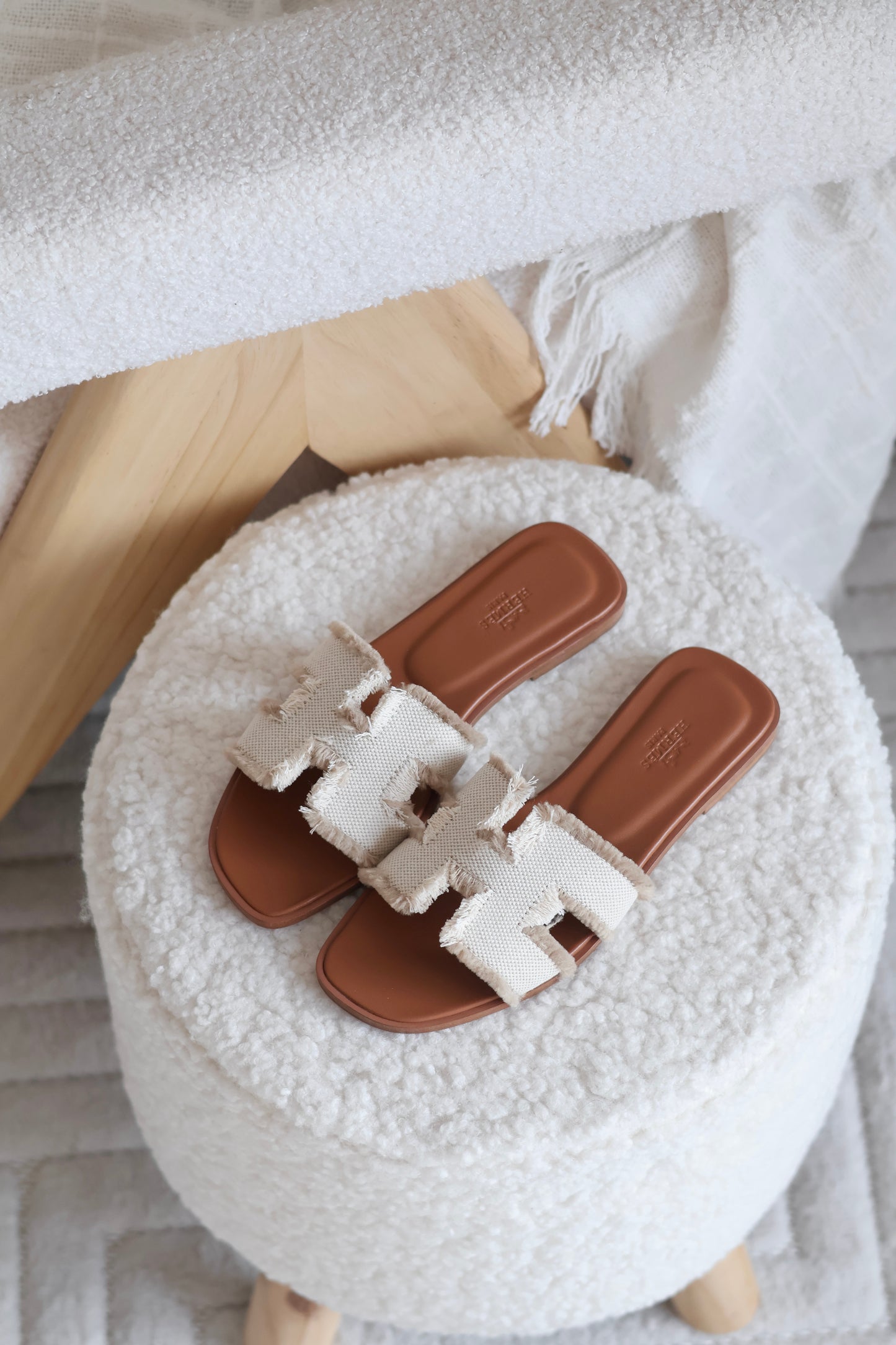Oran sandal